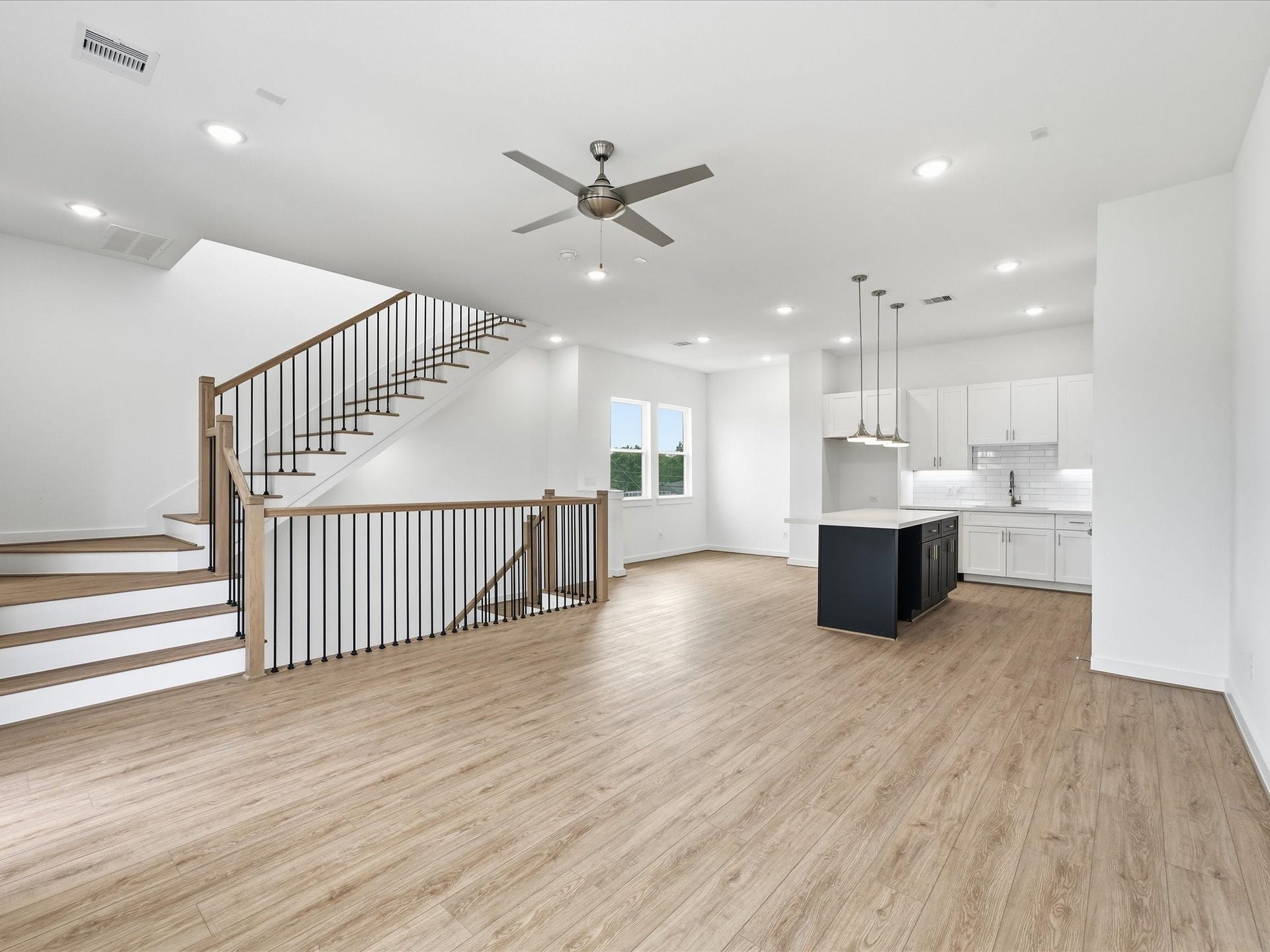 7455 LaSalette St, Houston, TX 77021 7455 LaSalette St, Houston, TX 77021