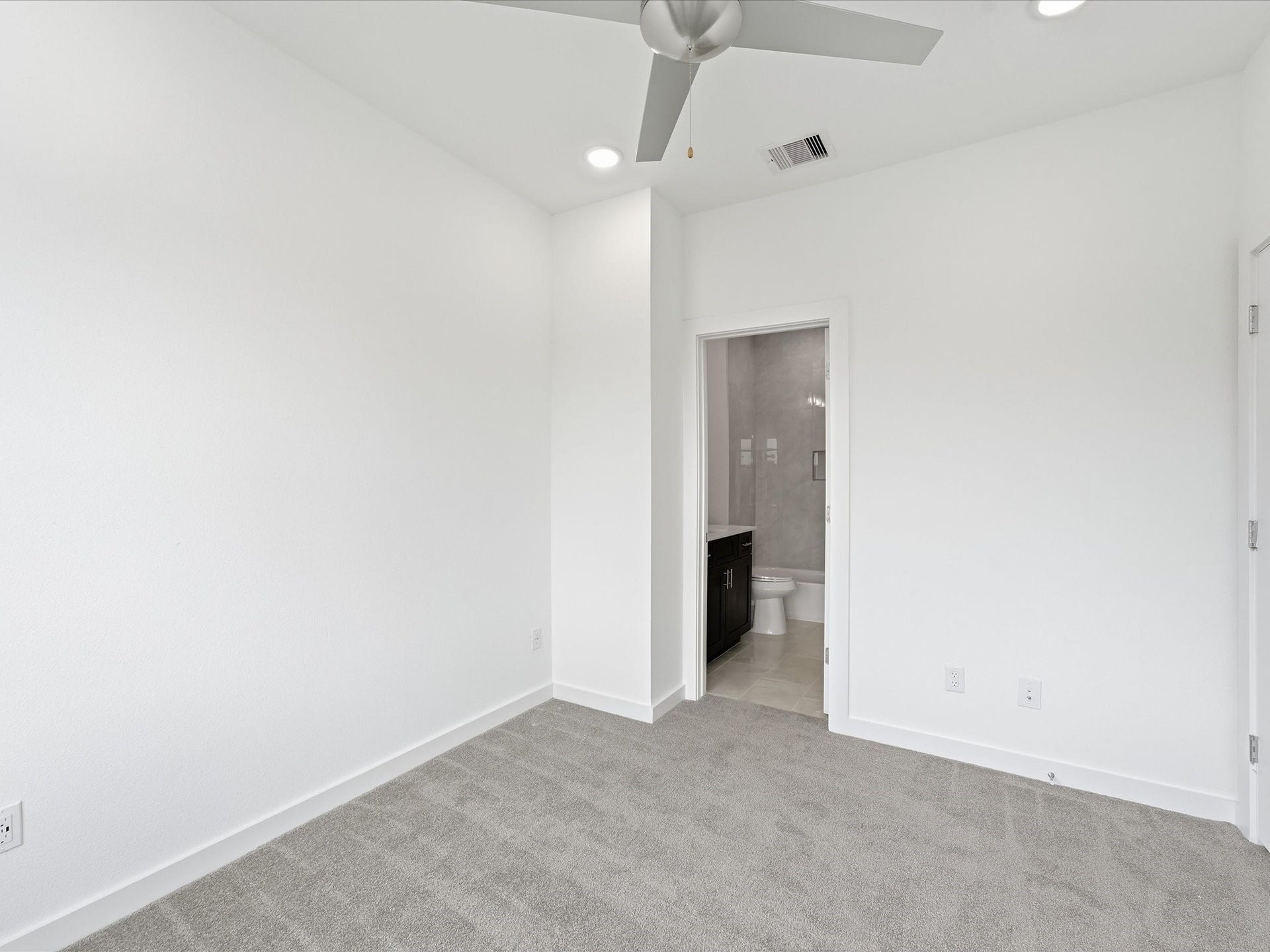 7455 LaSalette St, Houston, TX 77021 7455 LaSalette St, Houston, TX 77021