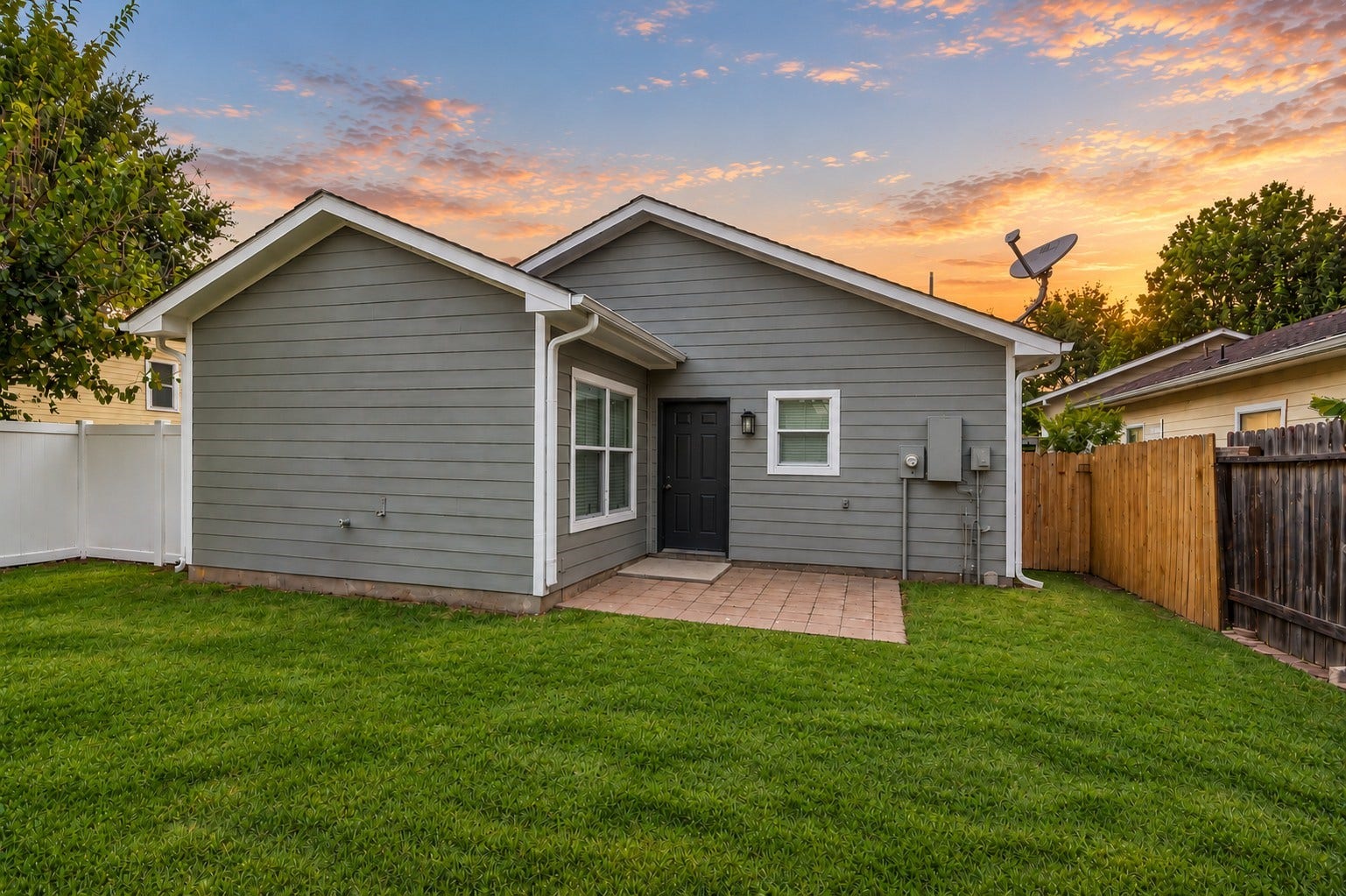 10023 Checkerberry Park Lane, Tomball, TX 77375 Virtually Cleaned: The enclosed yard design and convenient patio entrance provide a secure, low-maintenance outdoor sanctuary.