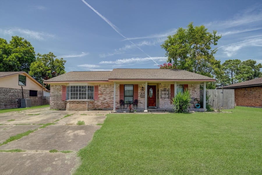 Property photo for 157 Houston Street, Angleton, TX