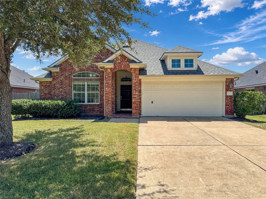 Property photo for 7510 Waterlilly Lane, Pearland, TX