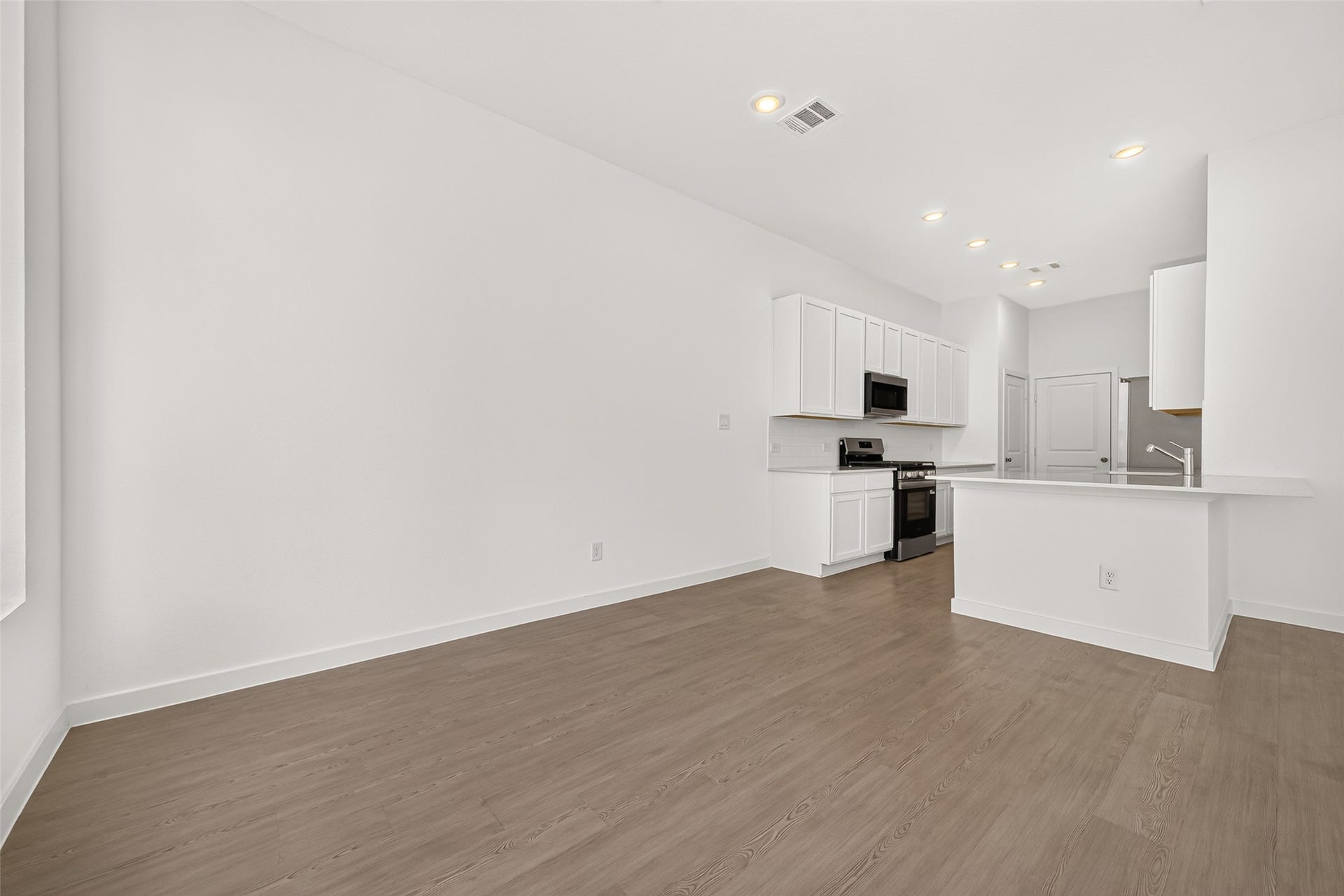 2212 Via Vicky Road, Houston, TX 77051 2212 Via Vicky Road, Houston, TX 77051