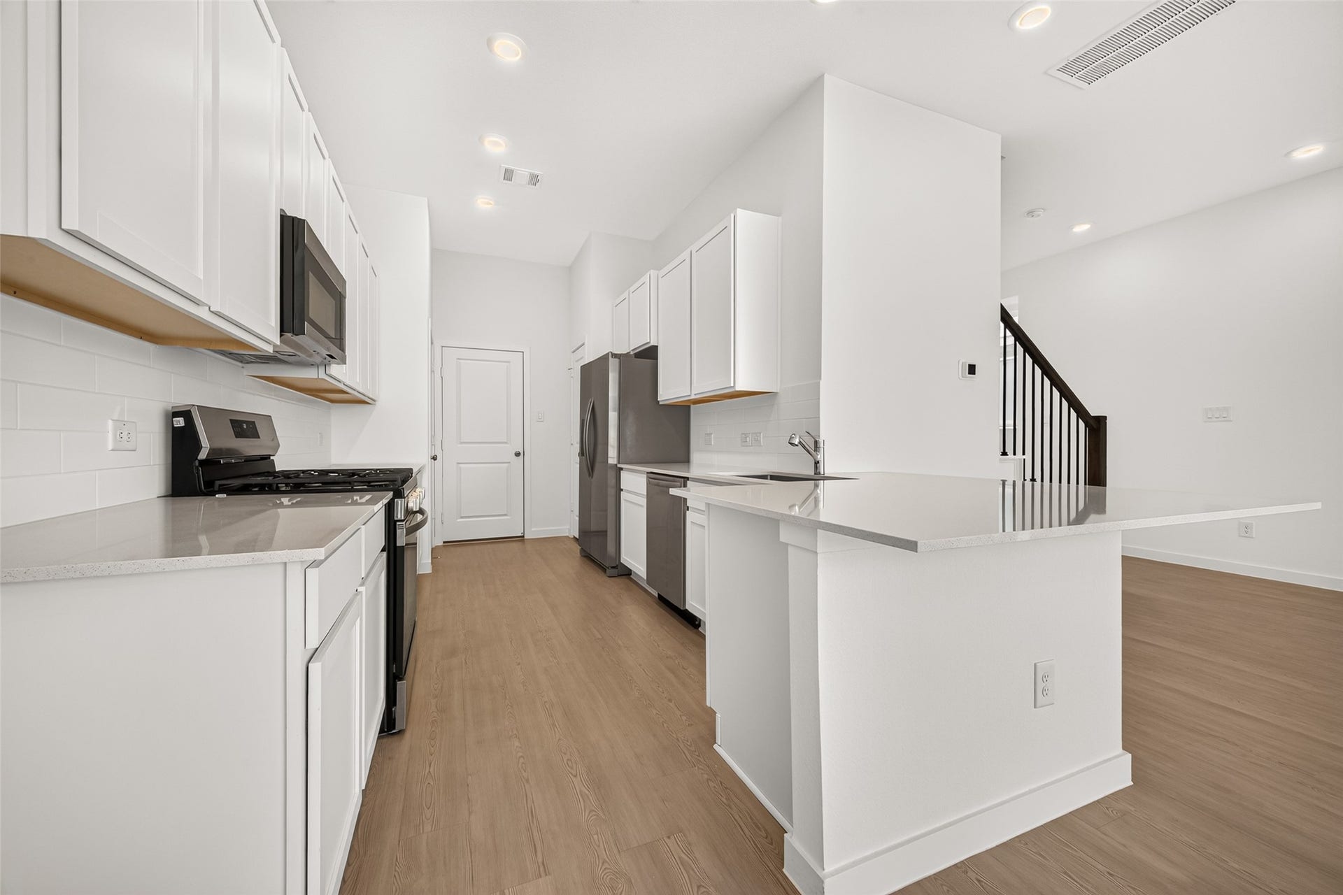 2212 Via Vicky Road, Houston, TX 77051 2212 Via Vicky Road, Houston, TX 77051