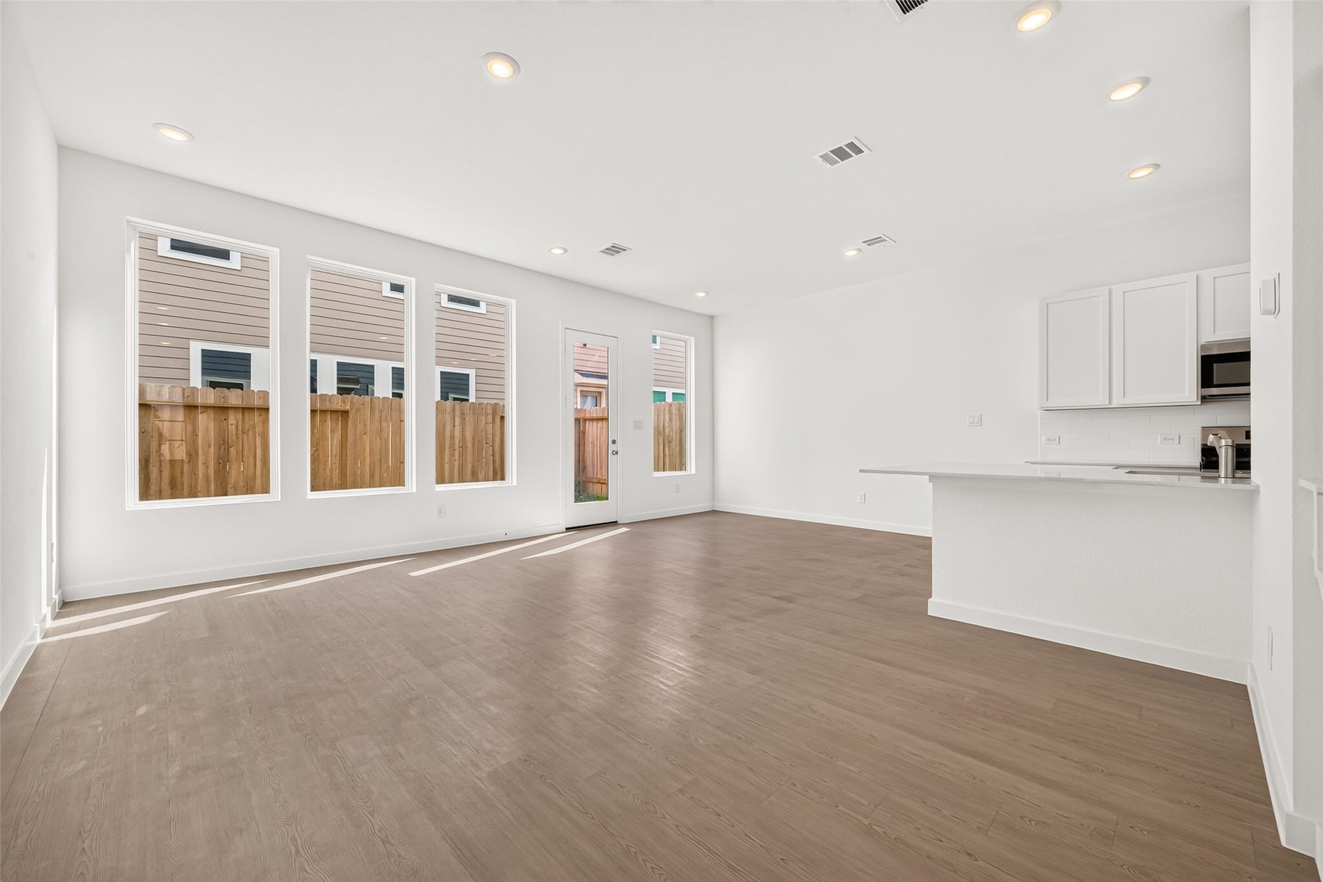 2212 Via Vicky Road, Houston, TX 77051 2212 Via Vicky Road, Houston, TX 77051