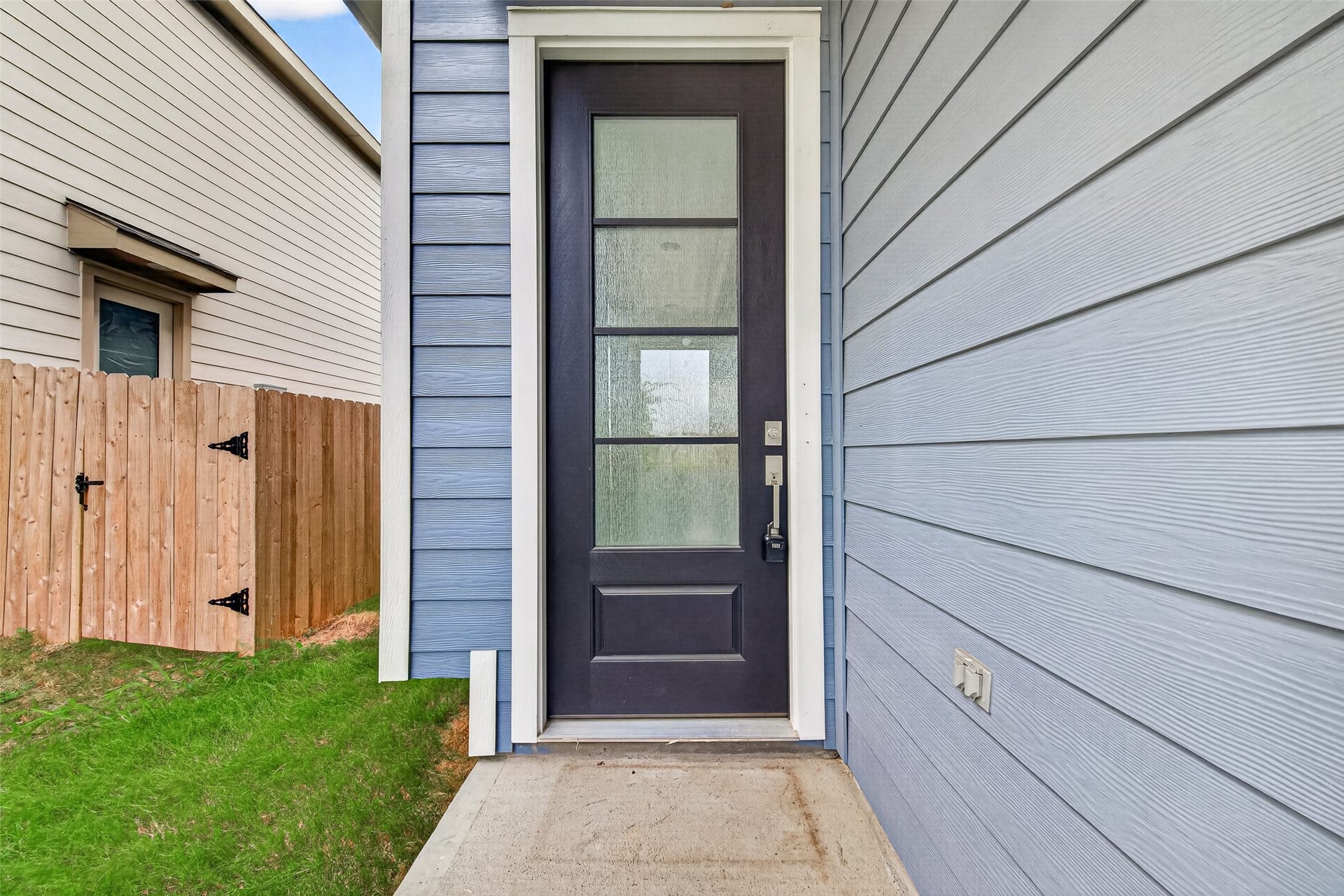 2212 Via Vicky Road, Houston, TX 77051 2212 Via Vicky Road, Houston, TX 77051
