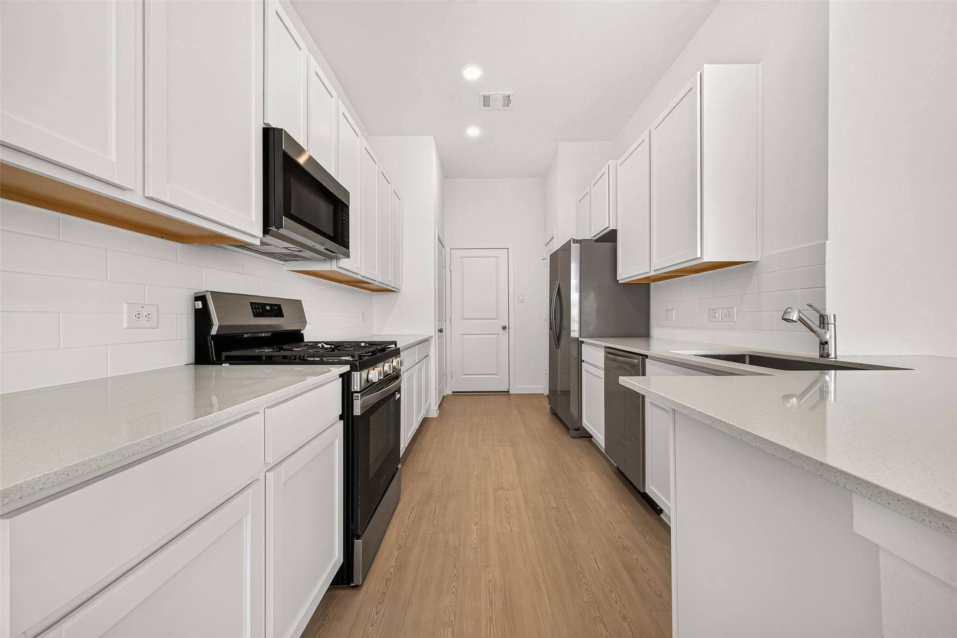 2212 Via Vicky Road, Houston, TX 77051 2212 Via Vicky Road, Houston, TX 77051