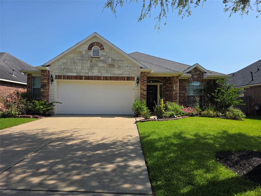 Property photo for 6158 Cornell Lane, League City, TX