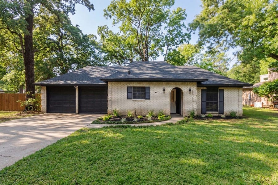 Property photo for 41 Artesia, Conroe, TX