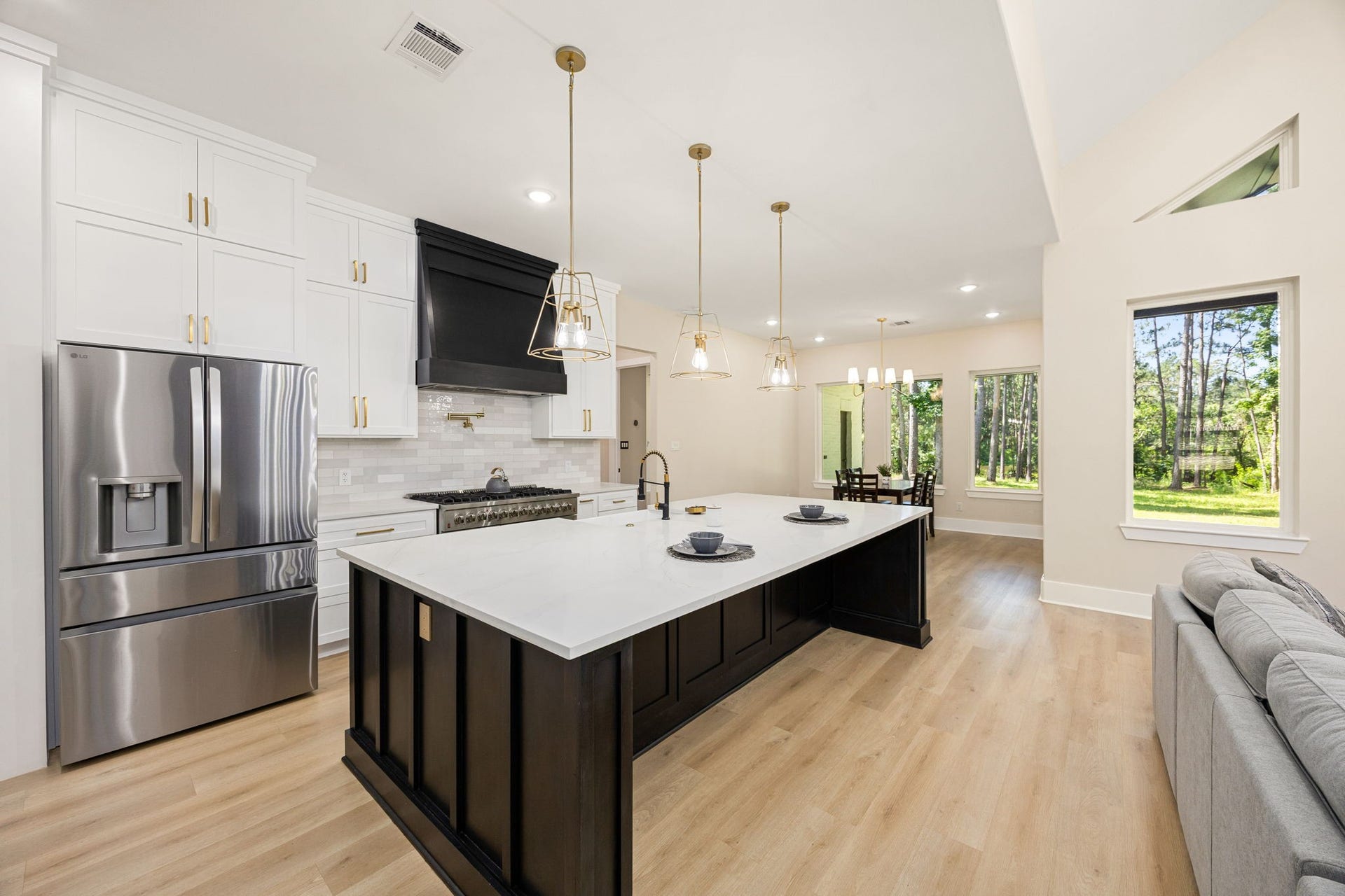 7321 Ponderosa Dr, Magnolia, TX 77354 Kitchen