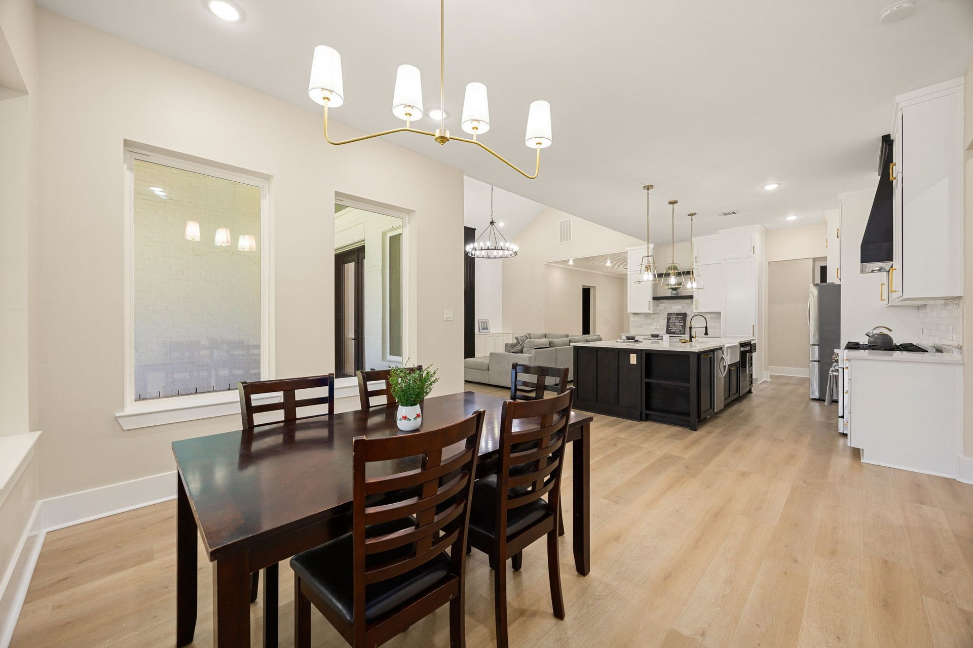7321 Ponderosa Dr, Magnolia, TX 77354 Dining Room and Kitchen