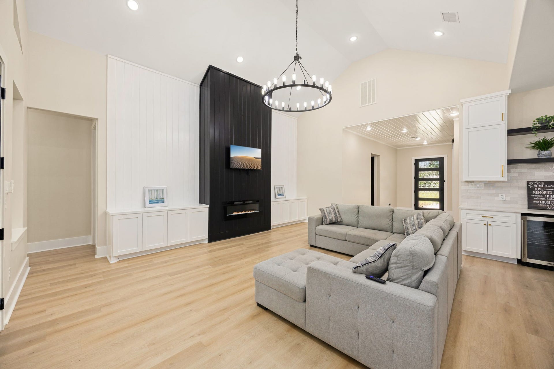 7321 Ponderosa Dr, Magnolia, TX 77354 Living Room