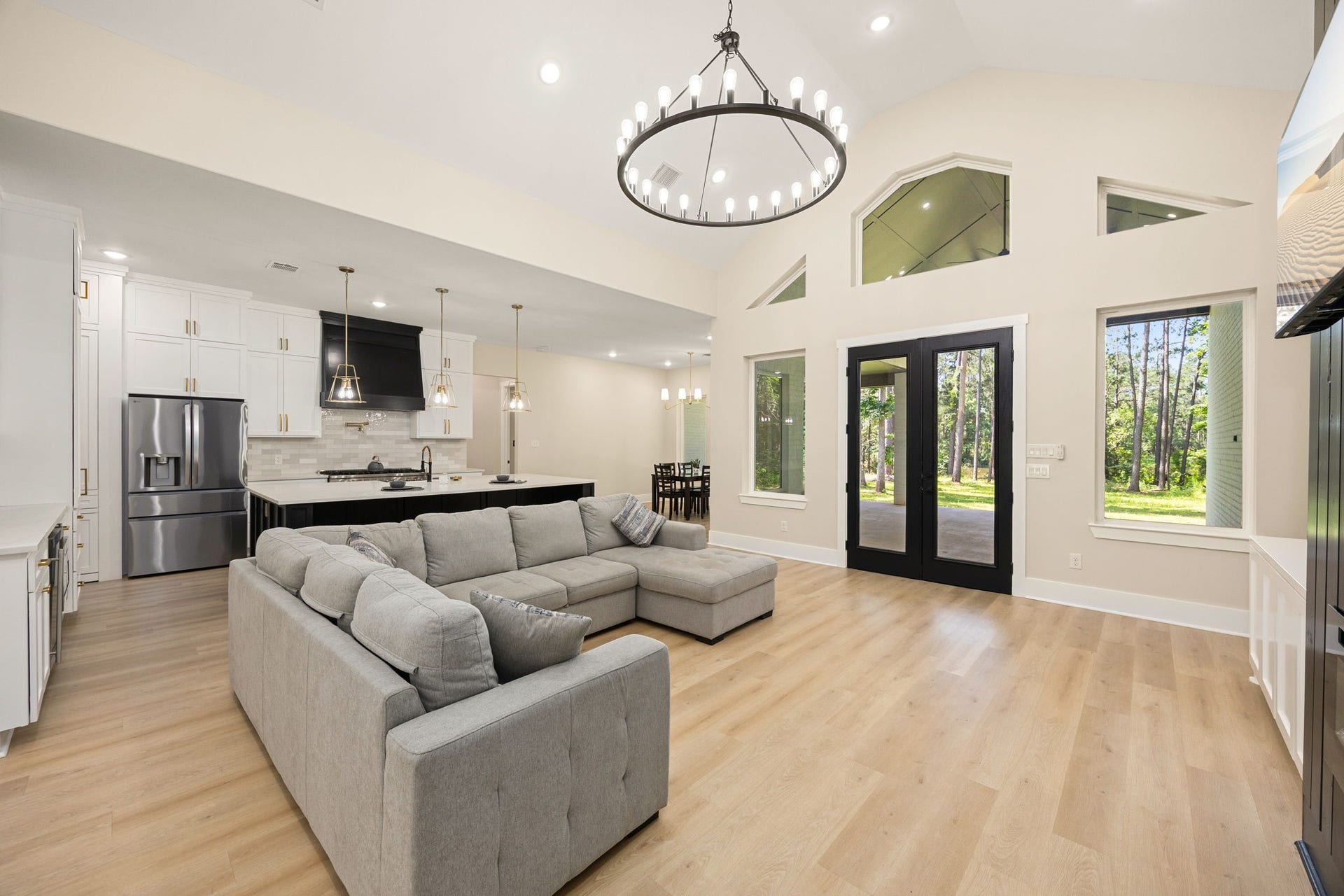 7321 Ponderosa Dr, Magnolia, TX 77354 Living Room