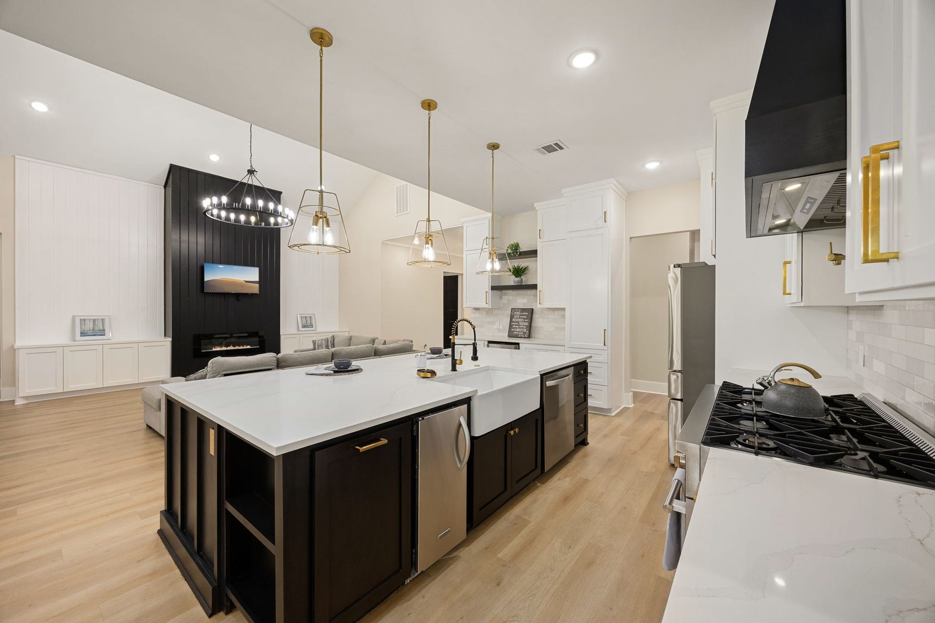 7321 Ponderosa Dr, Magnolia, TX 77354 Kitchen