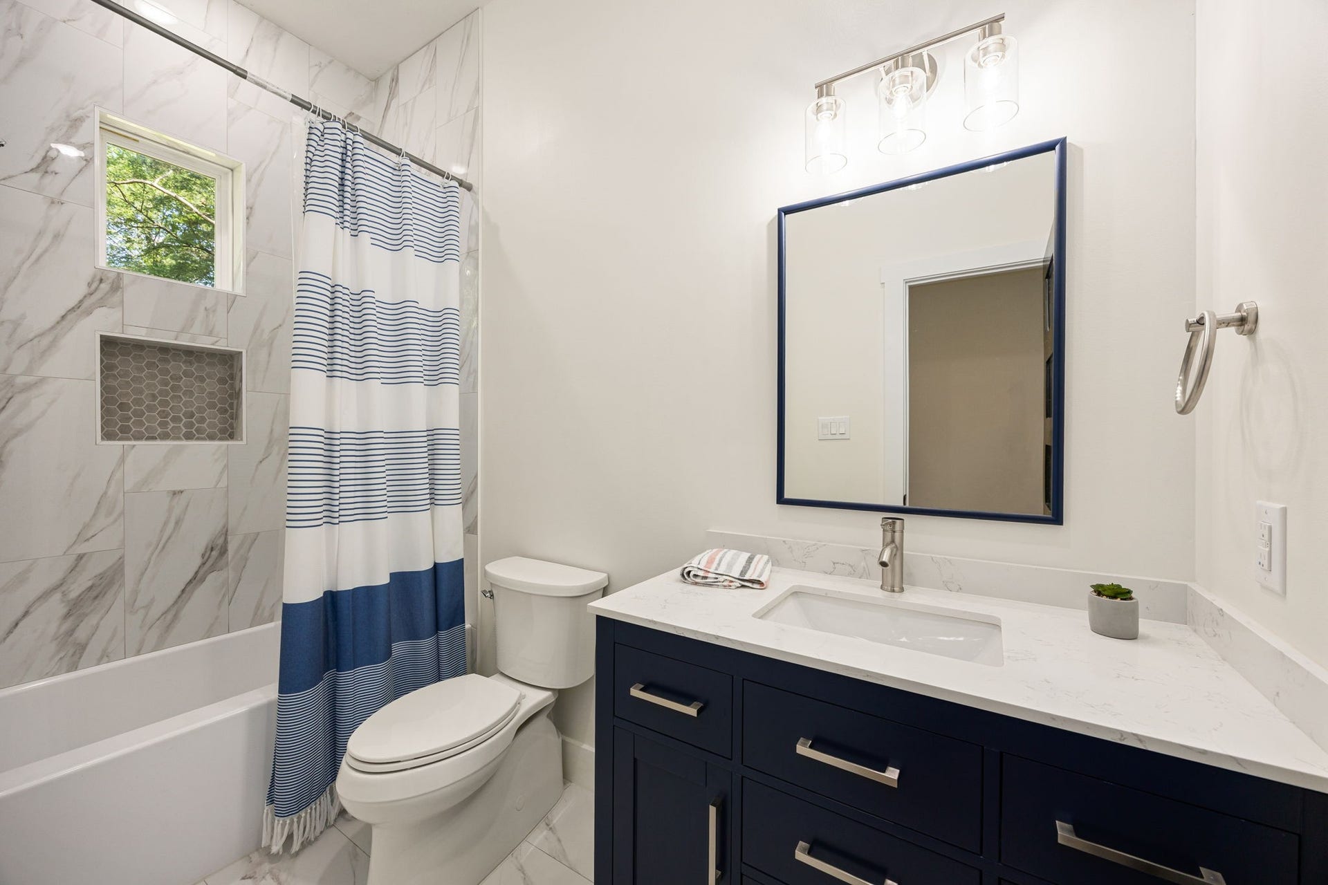7321 Ponderosa Dr, Magnolia, TX 77354 Bathroom #2
