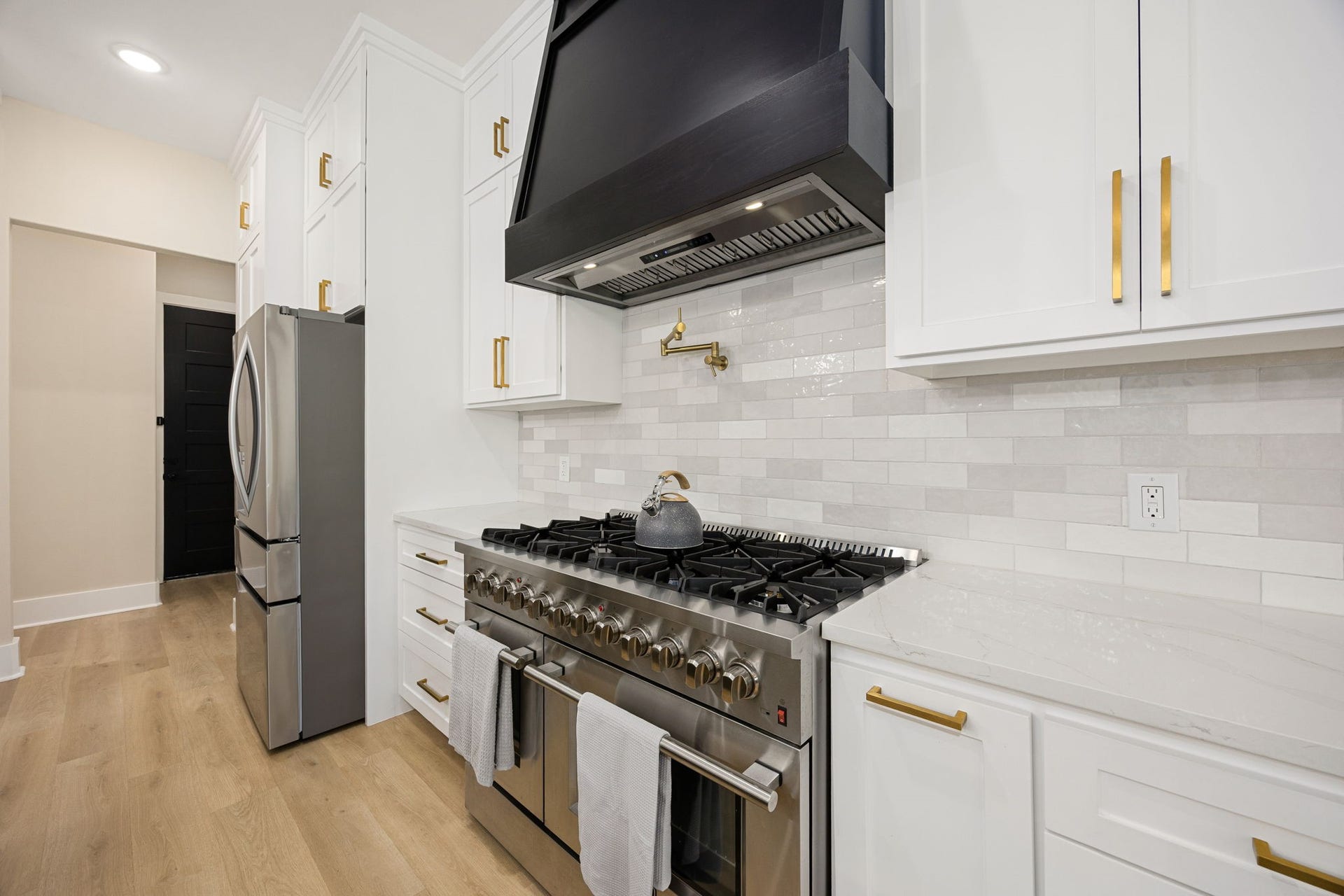 7321 Ponderosa Dr, Magnolia, TX 77354 Kitchen