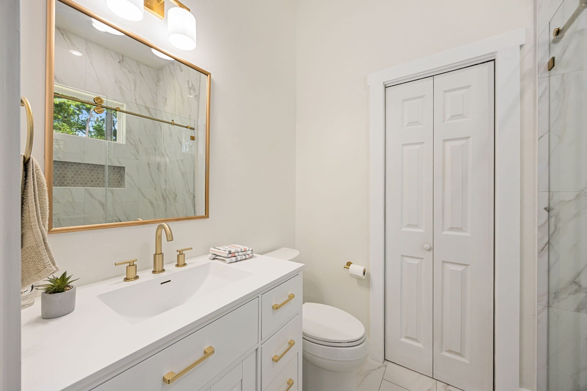 7321 Ponderosa Dr, Magnolia, TX 77354 Bathroom #3