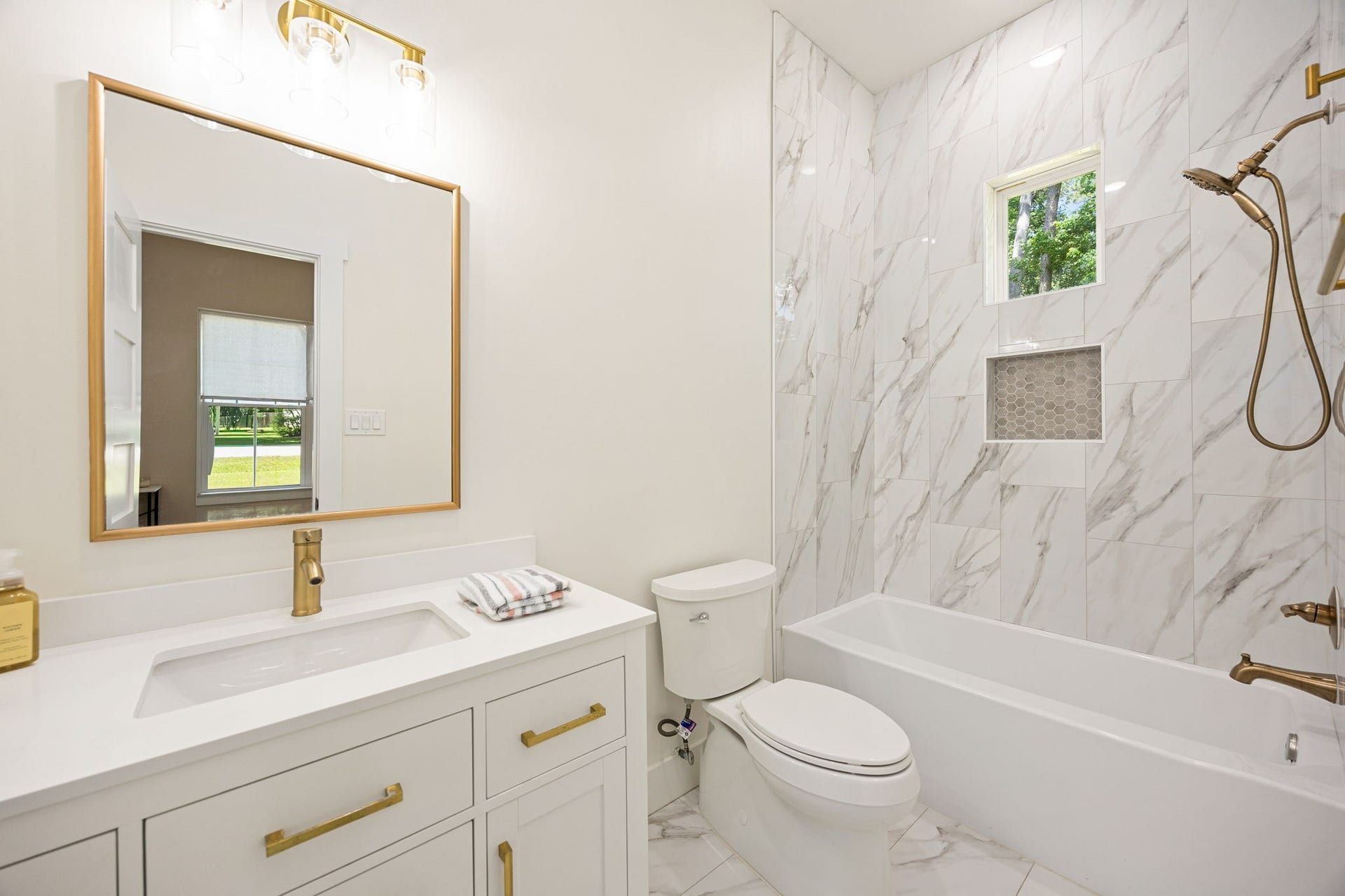 7321 Ponderosa Dr, Magnolia, TX 77354 Bathroom #4