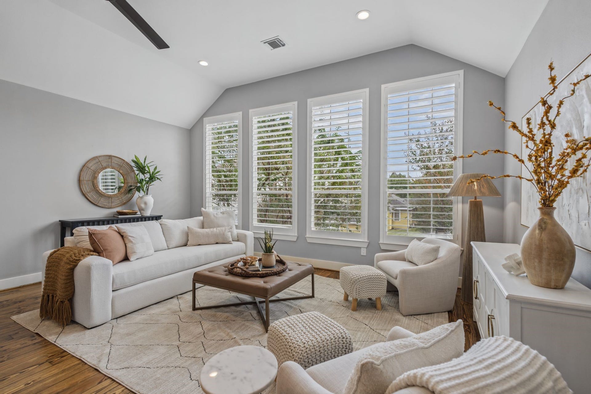 1517 Blair Street, Houston, TX 77008 Recently refinished pine floors bring warmth and character to the open living space.