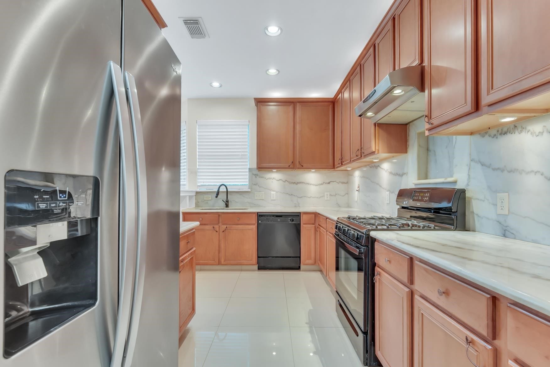 All appliances are included.