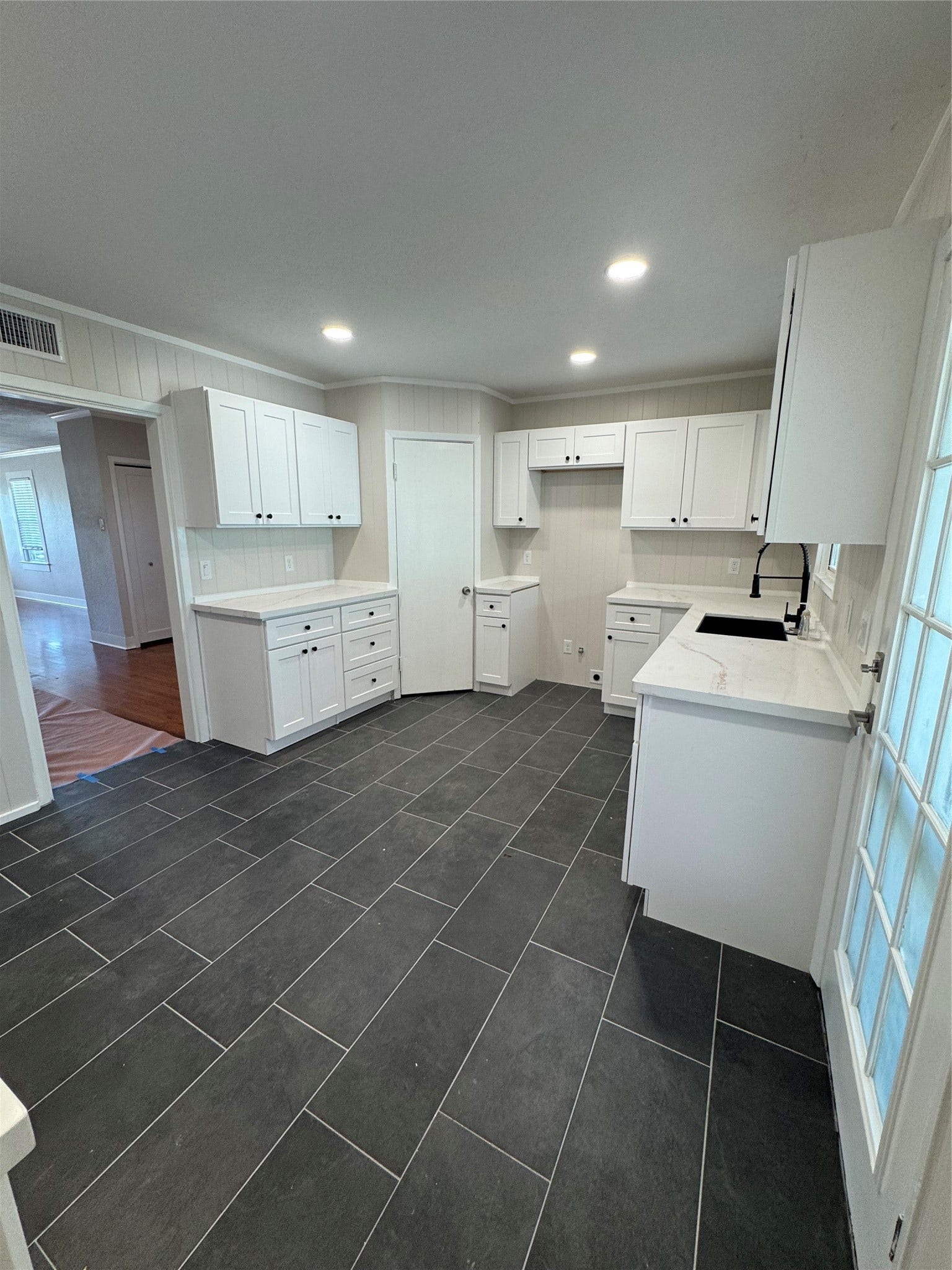 5208 Bernardo de Galvez, Galveston, TX 77551 New kitchen and appliances