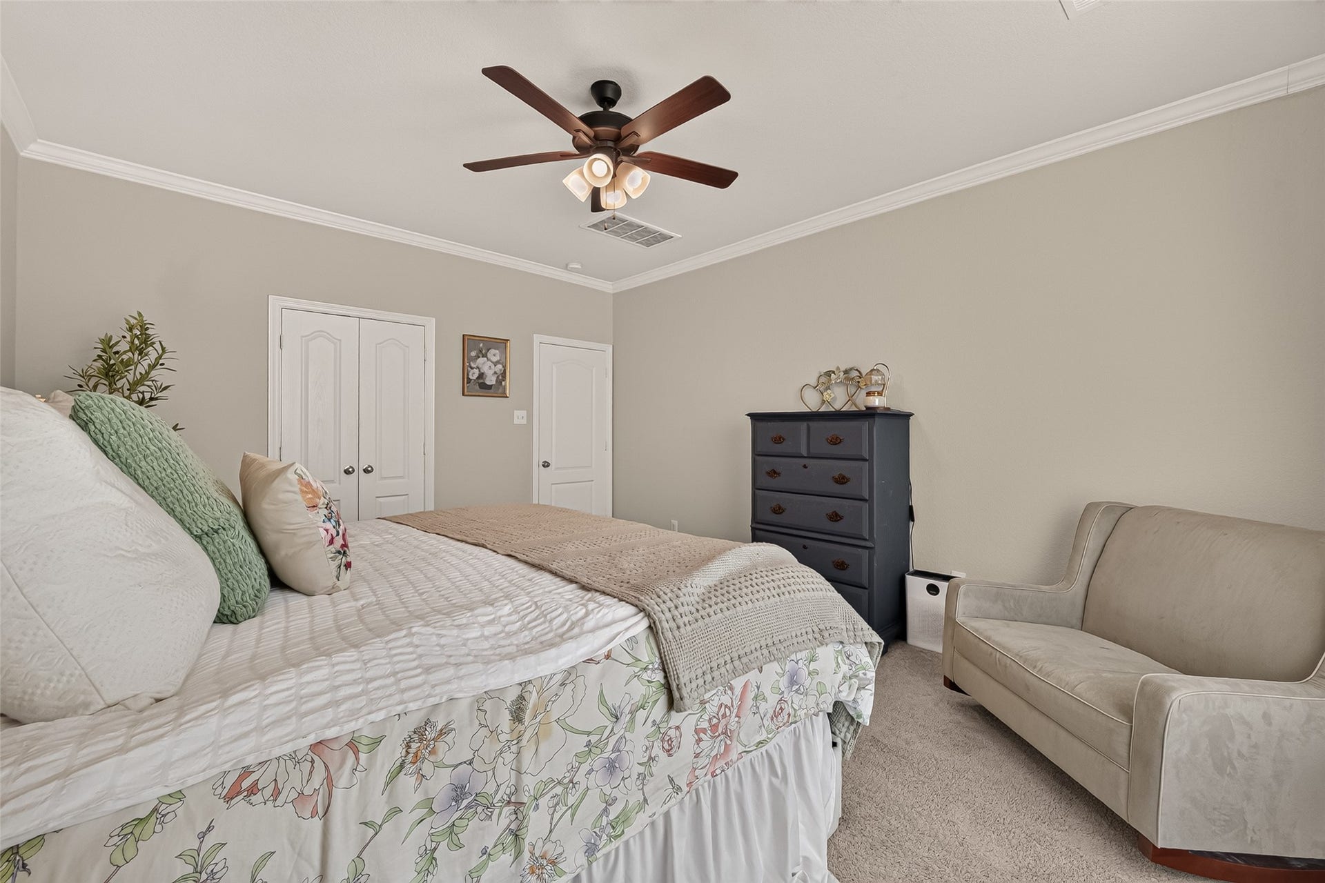 3603 Gentle Meadow Drive, Richmond, TX 77406 Spacious for seating area and double door en suite