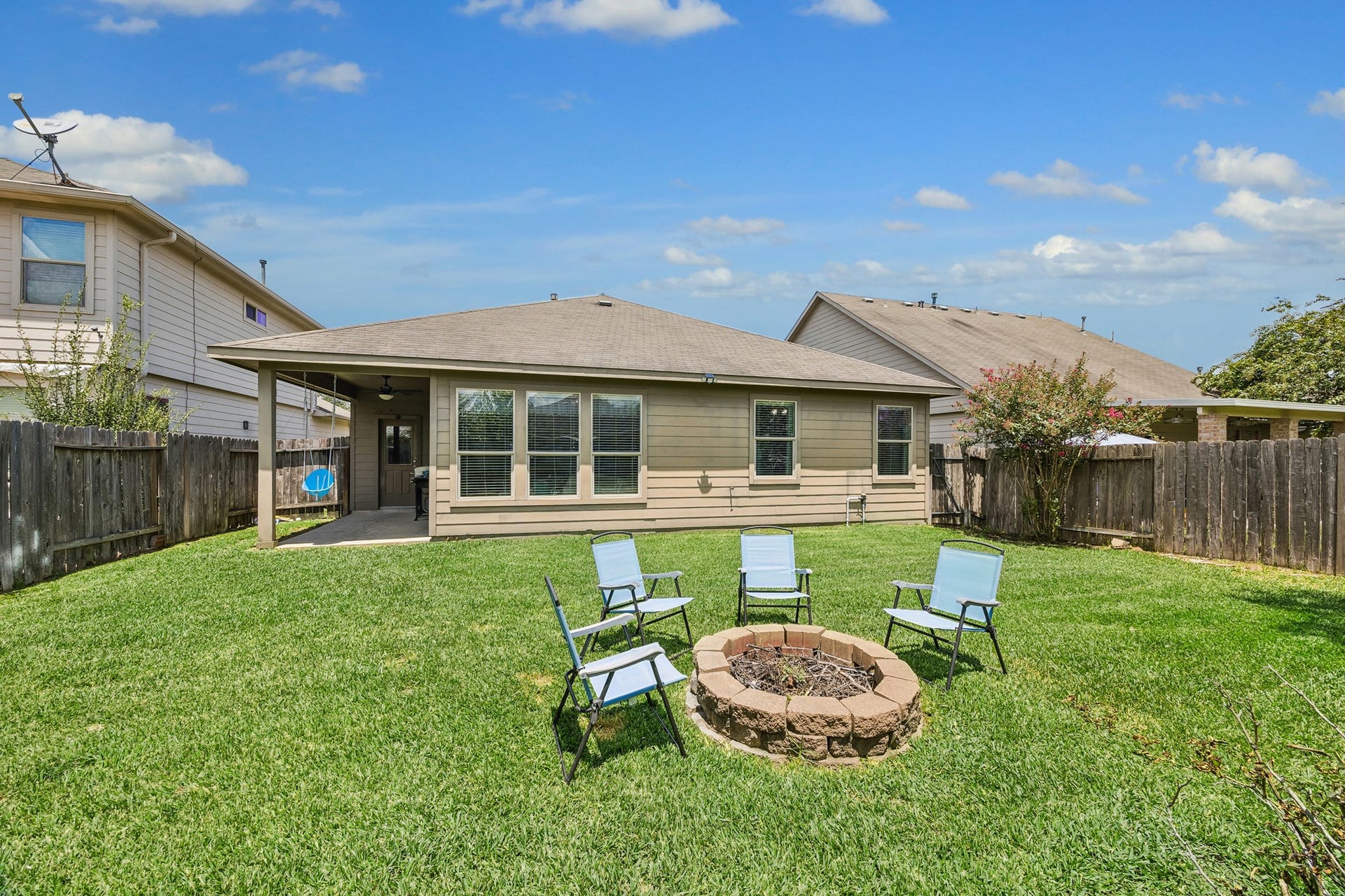 8715 Sunrise Canter Drive, Tomball, TX 77375