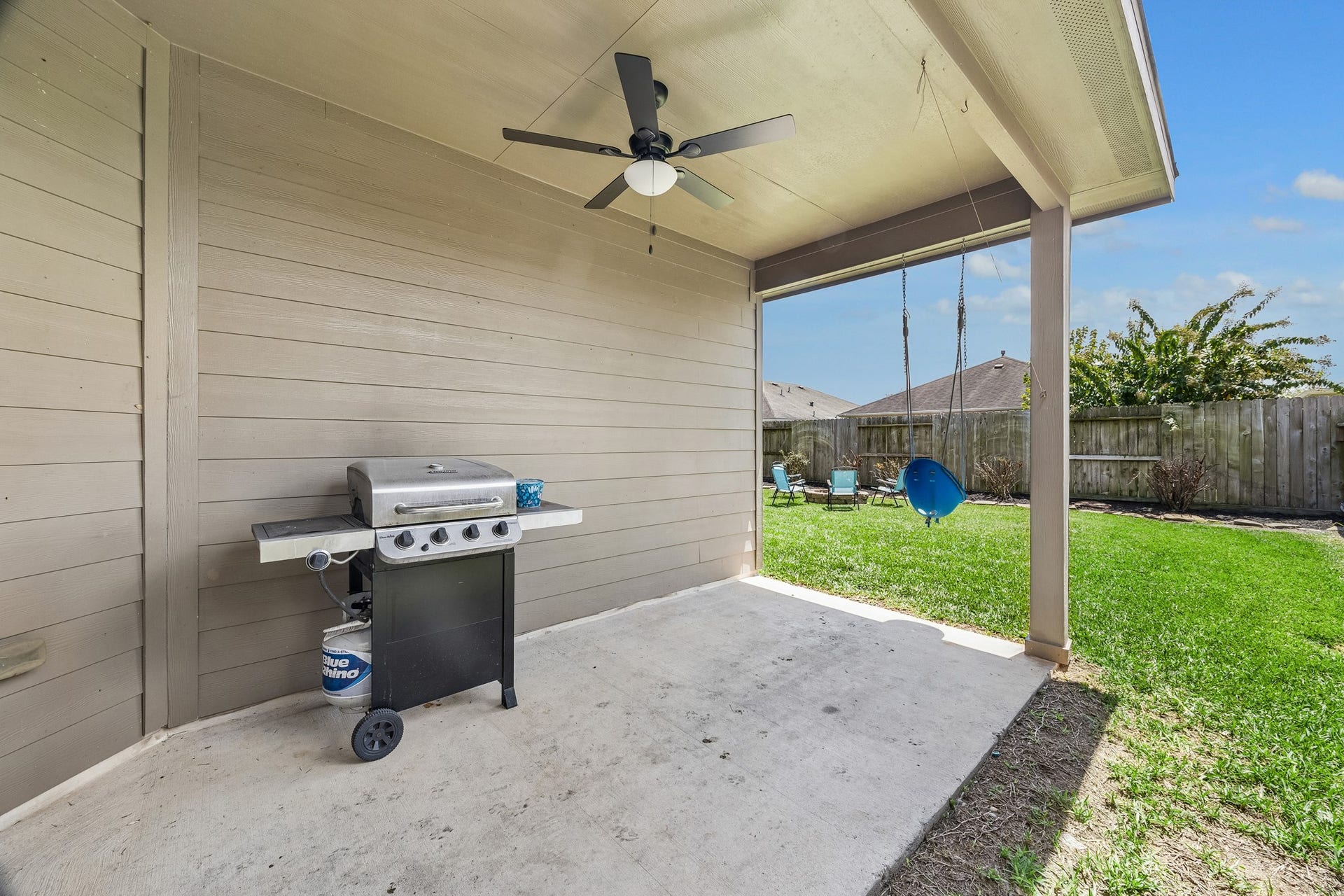 8715 Sunrise Canter Drive, Tomball, TX 77375