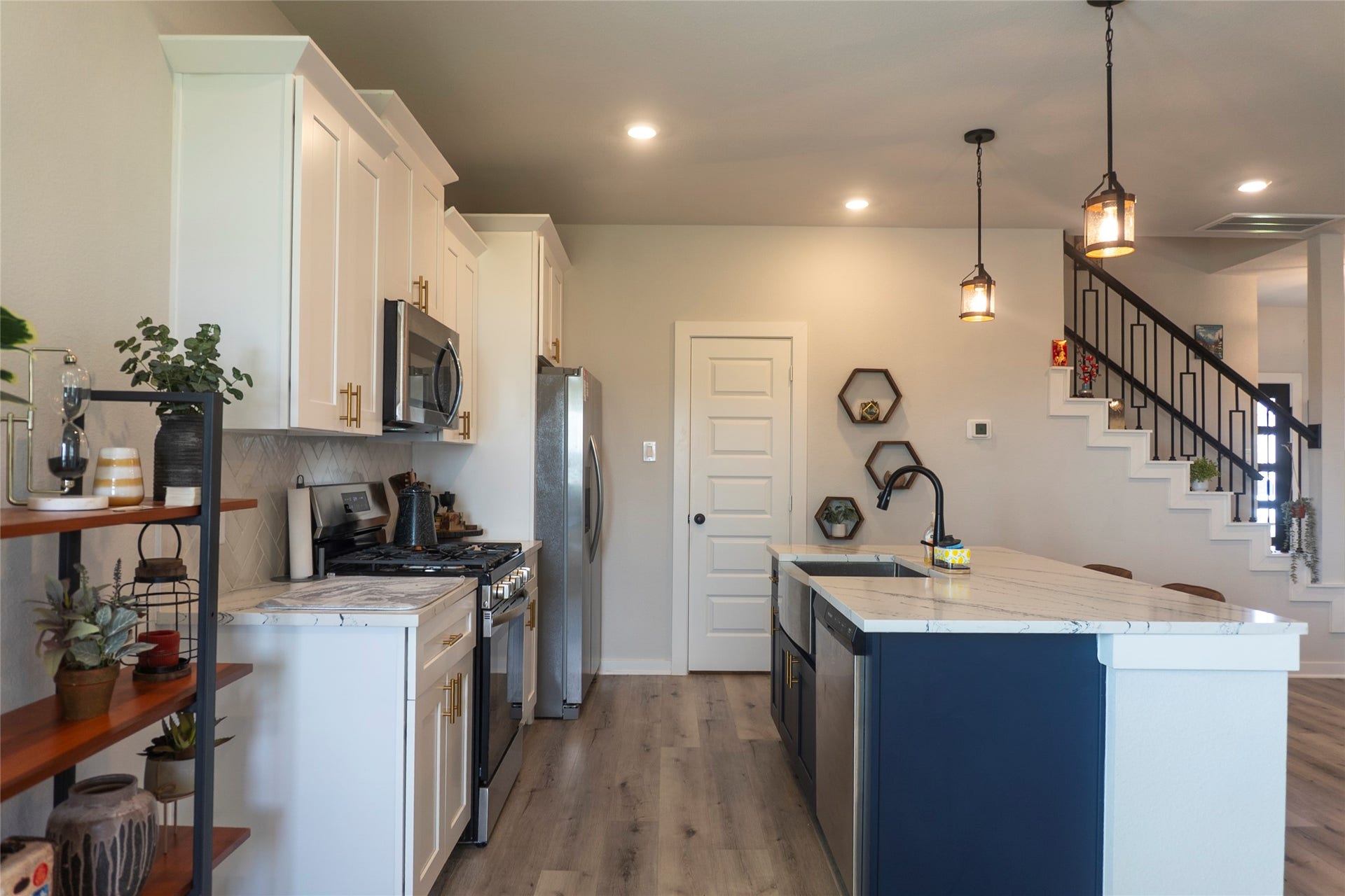 6655 Escondido Drive, Rosharon, TX 77583 Kitchen