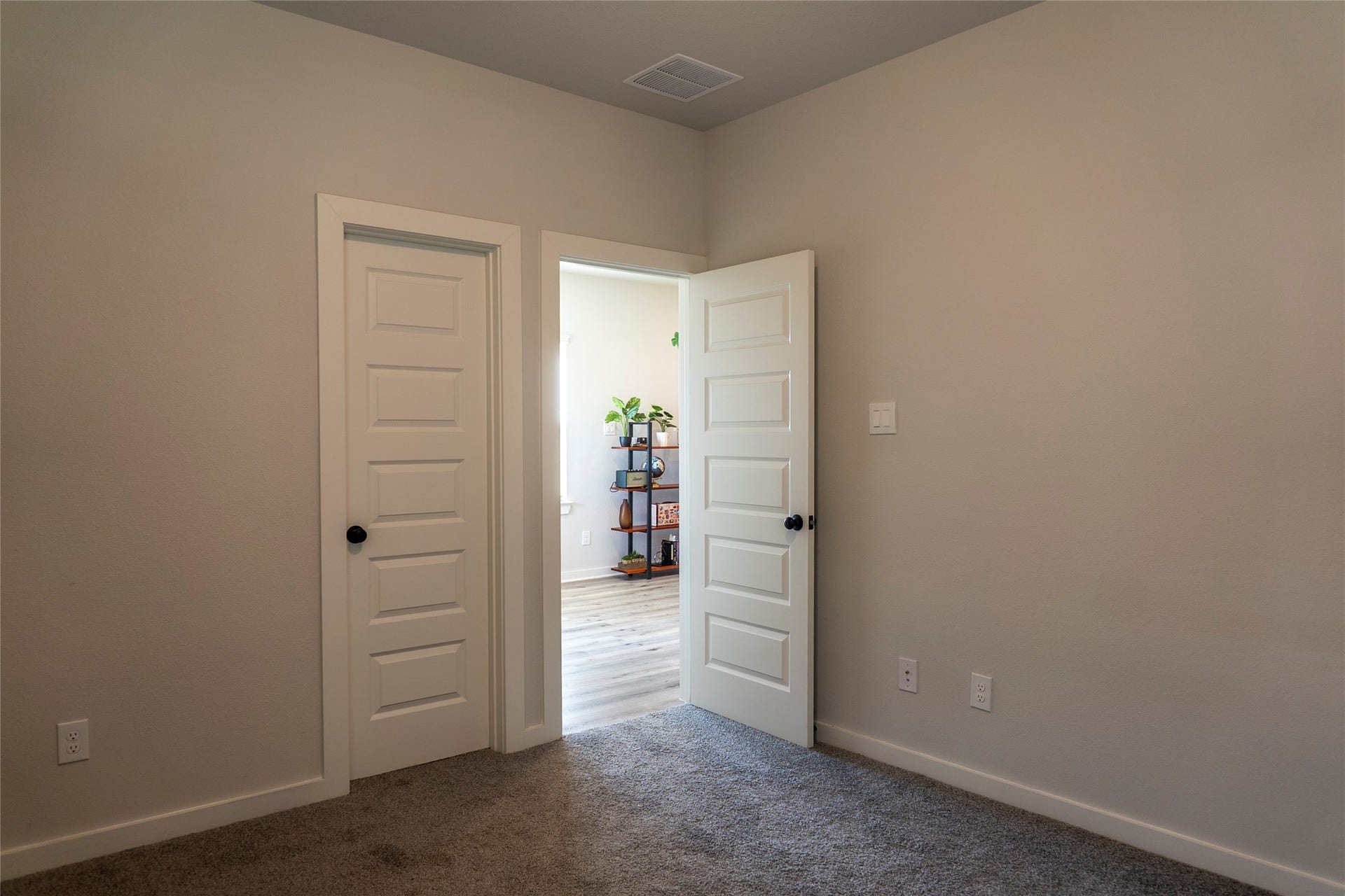 6655 Escondido Drive, Rosharon, TX 77583 Downstairs bedroom