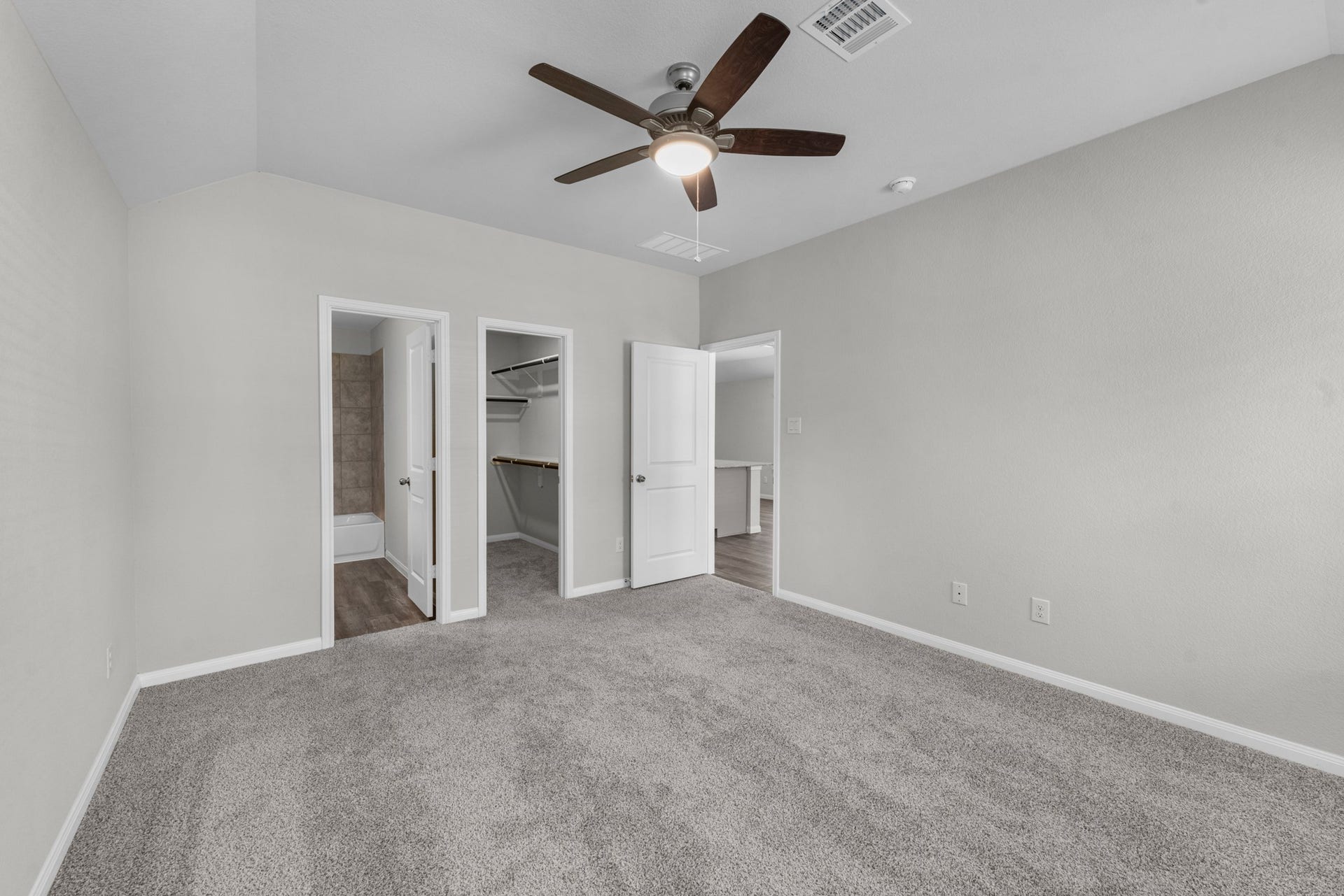 26439 Lakeshore Drive, Hempstead, TX 77445 Additional view of the primary bedroom showing the en suite bathroom and walk in closet.
