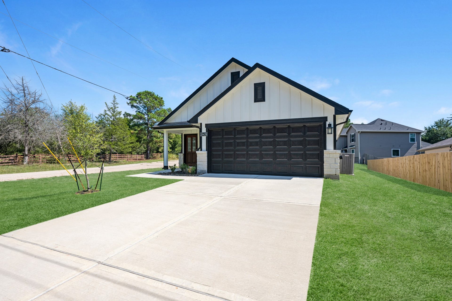 26439 Lakeshore Drive, Hempstead, TX 77445 Situated on a private corner lot with no neighbors on one side!