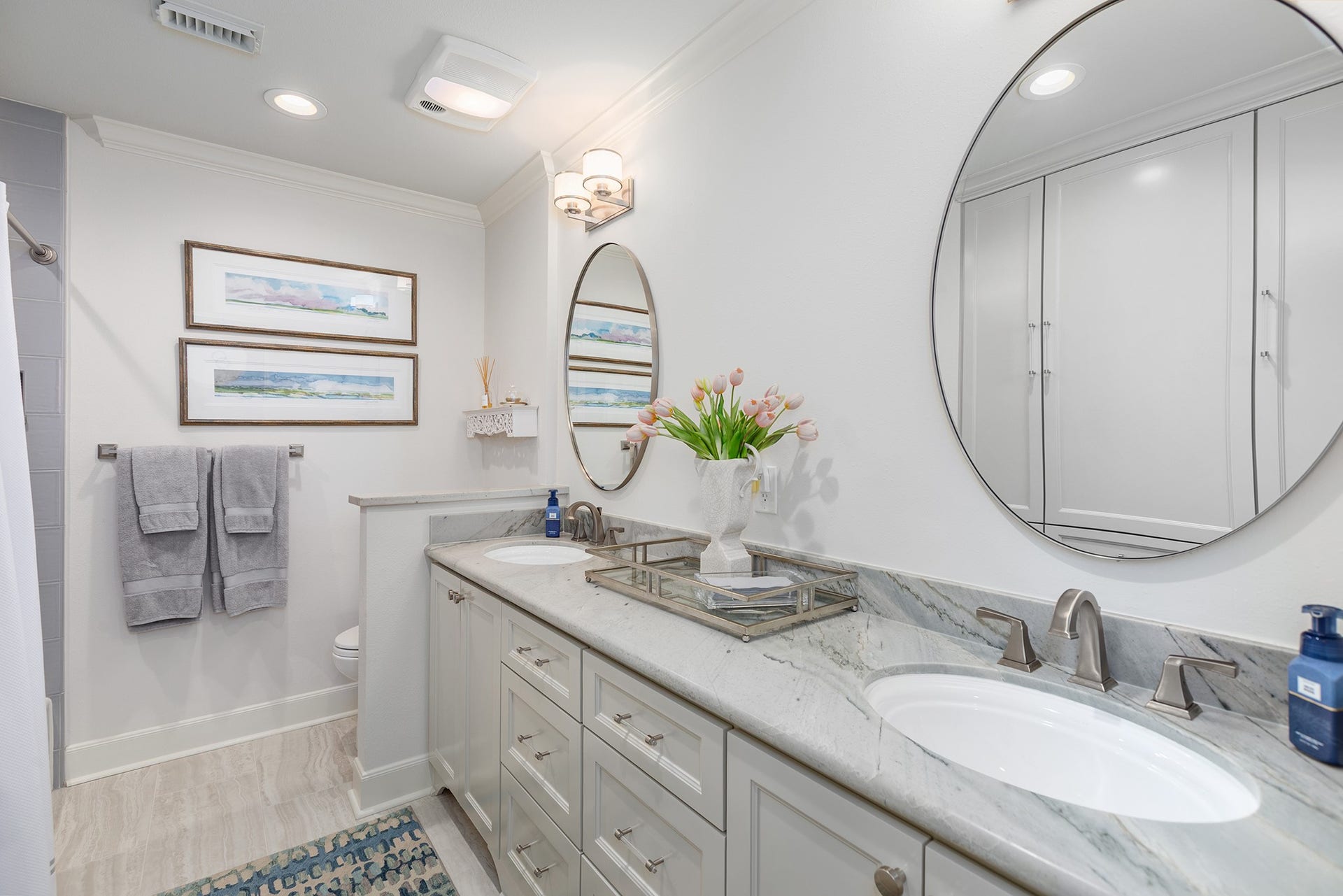 906 Eva Drive, Katy, TX 77493 Secondary bath with dual sinks and all custom finishes