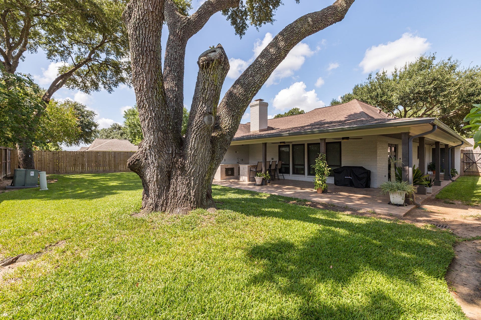 906 Eva Drive, Katy, TX 77493 Great climate controlled storage can be found behind the garage