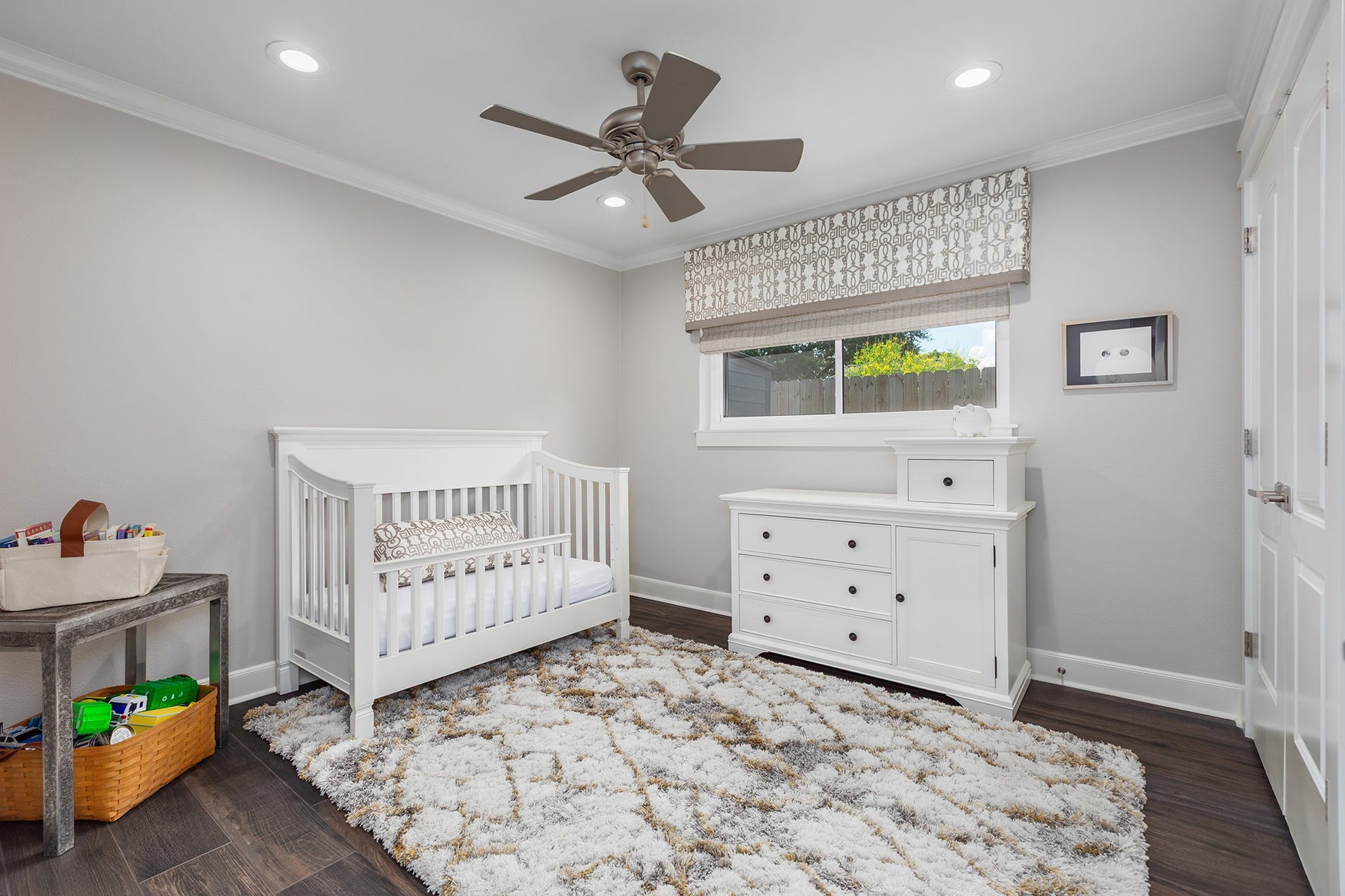 906 Eva Drive, Katy, TX 77493 Third bedroom with another spacious walk in closet.