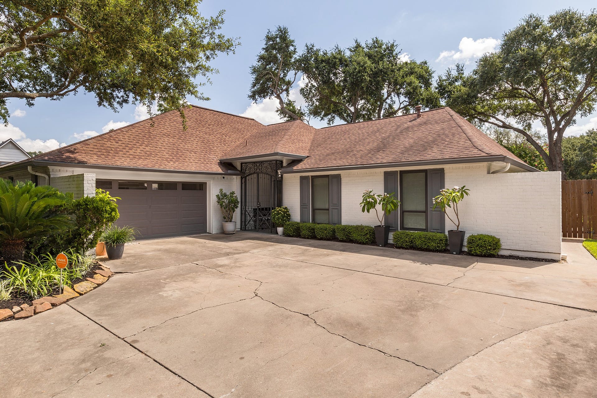 906 Eva Drive, Katy, TX 77493 Stunning one story home with mature landscaping