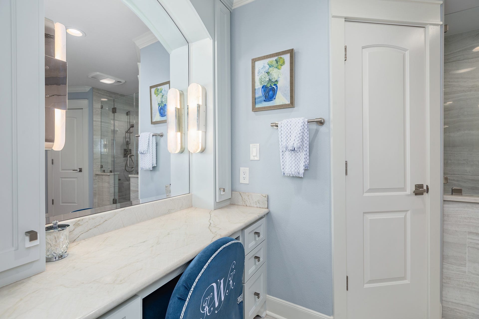 906 Eva Drive, Katy, TX 77493 Custom built vanity area in primary bath