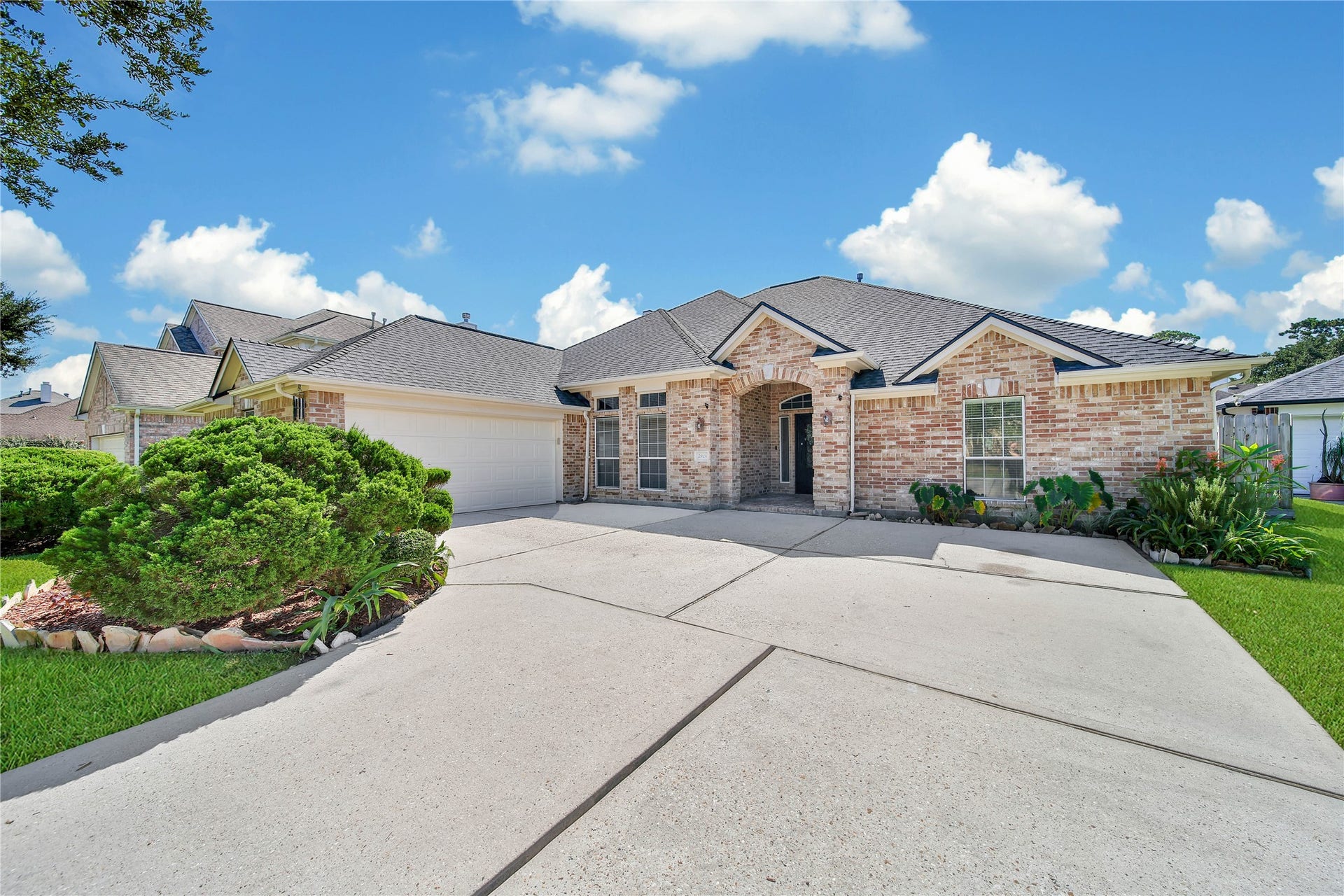 5918 Greenway Manor Lane, Spring, TX 77373 5918 Greenway Manor Lane, Spring, TX 77373