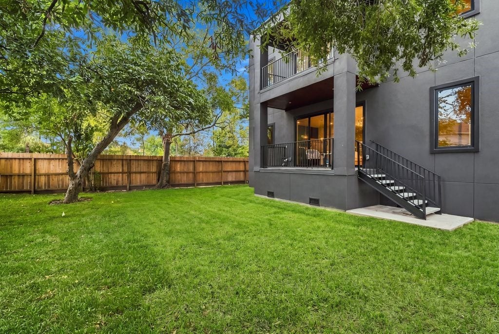 4629 Pine Street, Bellaire, TX 77401 4629 Pine Street, Bellaire, TX 77401