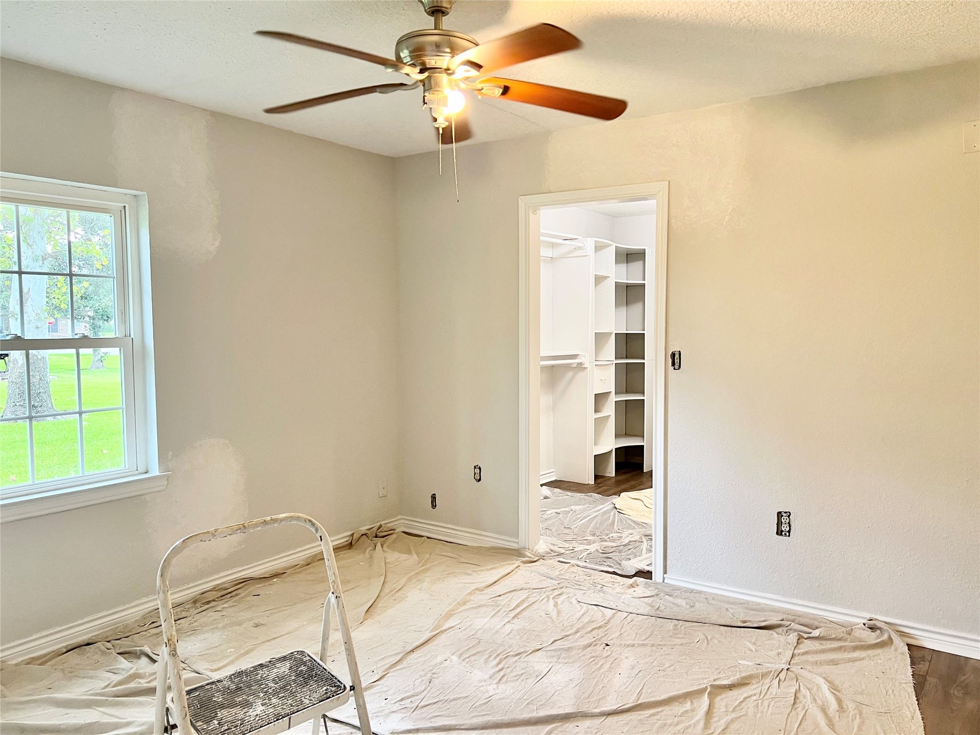 14414 2nd Street Street, Santa Fe, TX 77517 Interior panting and touchups have just been completed professionally.