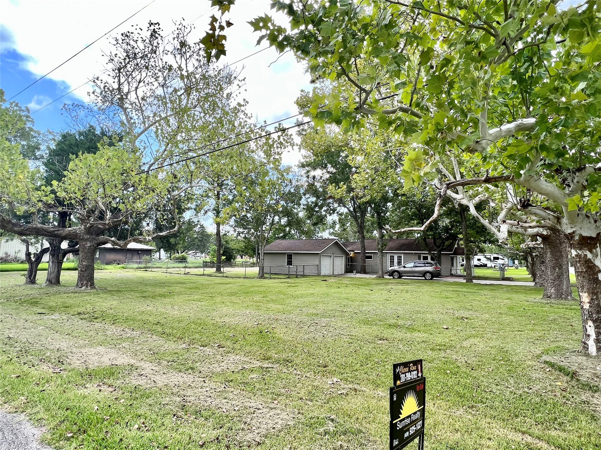 14414 2nd Street Street, Santa Fe, TX 77517 Here is a better vantage of just how large this property is. Plenty of room to add a workshop/metal building, you have 140 ft of rd frontage on 2nd st and another 120 ft of rd frontage on Terry St.