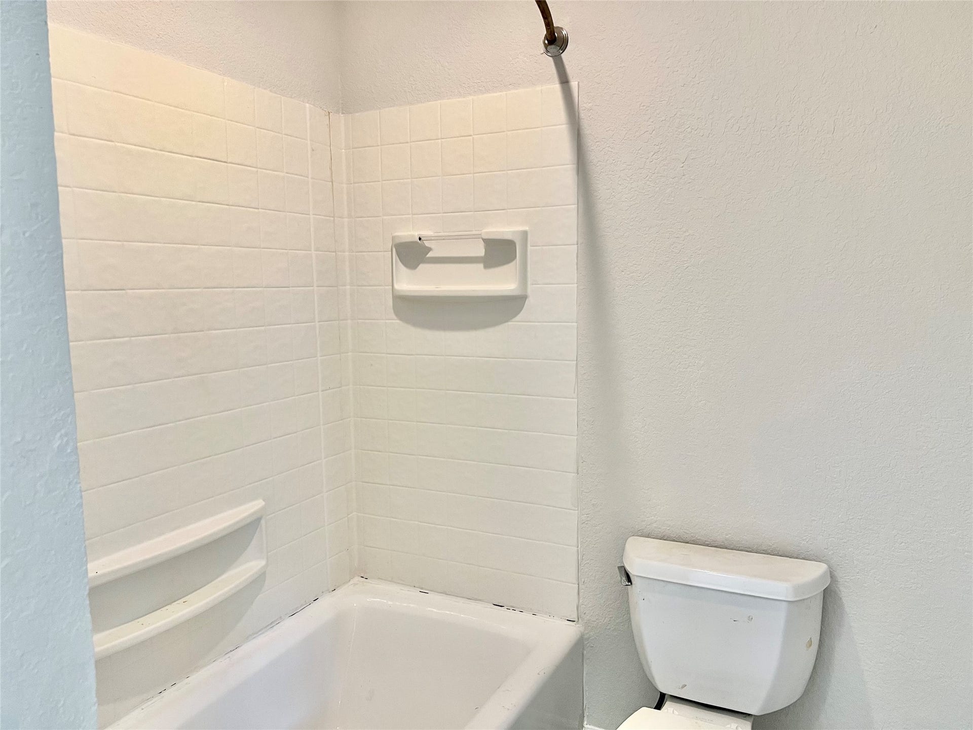 14414 2nd Street Street, Santa Fe, TX 77517 Part of the primary bath suite.