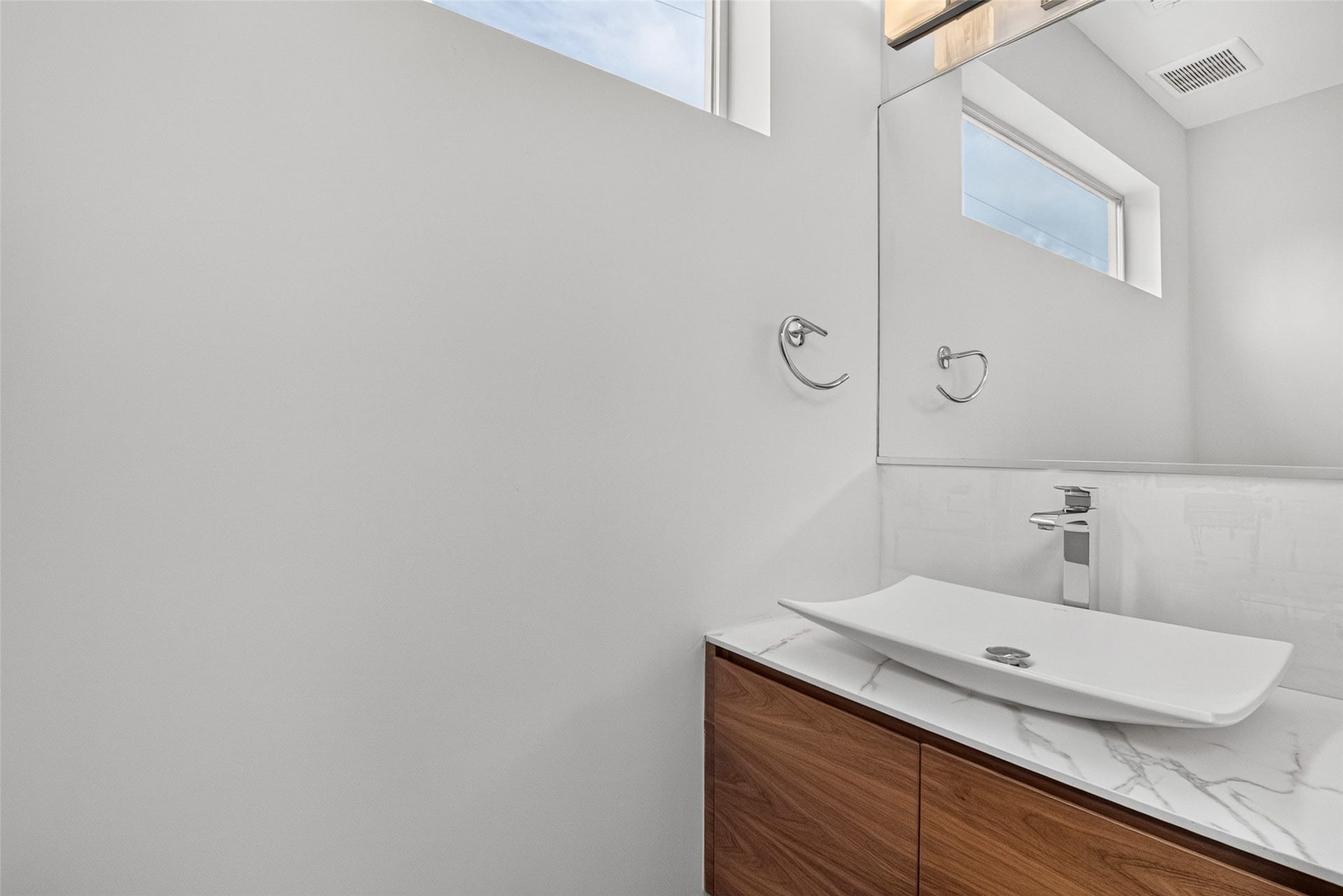 4717 Jackson Street, #A, Houston, TX 77004 Half Bathroom for guest
