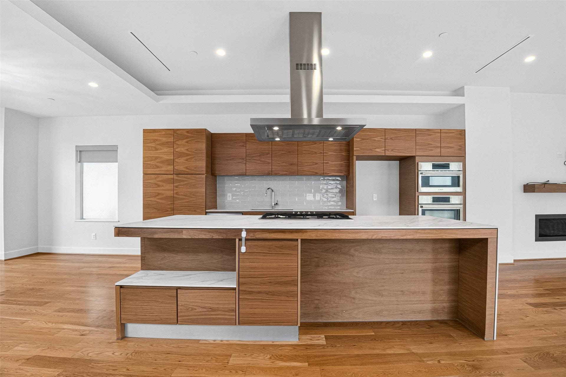 4717 Jackson Street, #A, Houston, TX 77004 Modern Kitchen