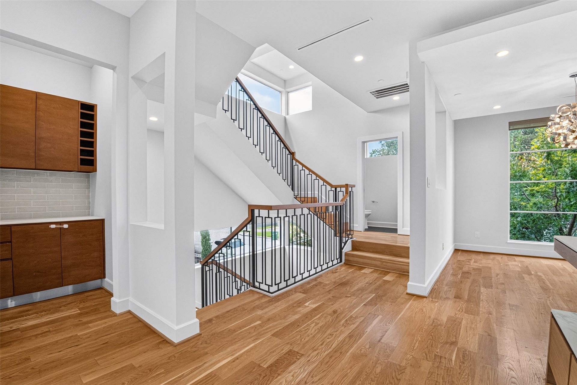 4717 Jackson Street, #A, Houston, TX 77004 Metal Modern Stair Railing