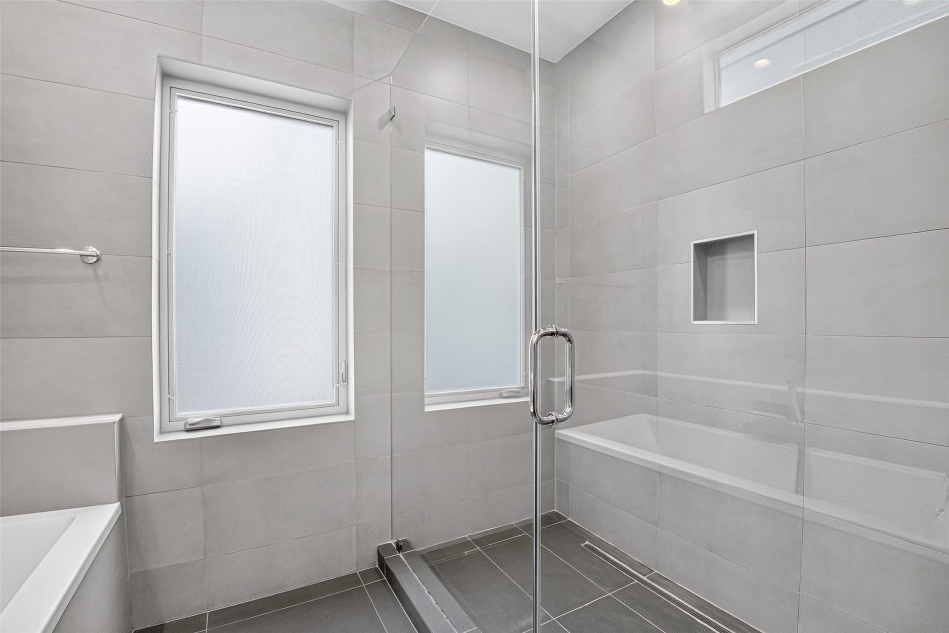 4717 Jackson Street, #A, Houston, TX 77004 Extra Large Walking Shower