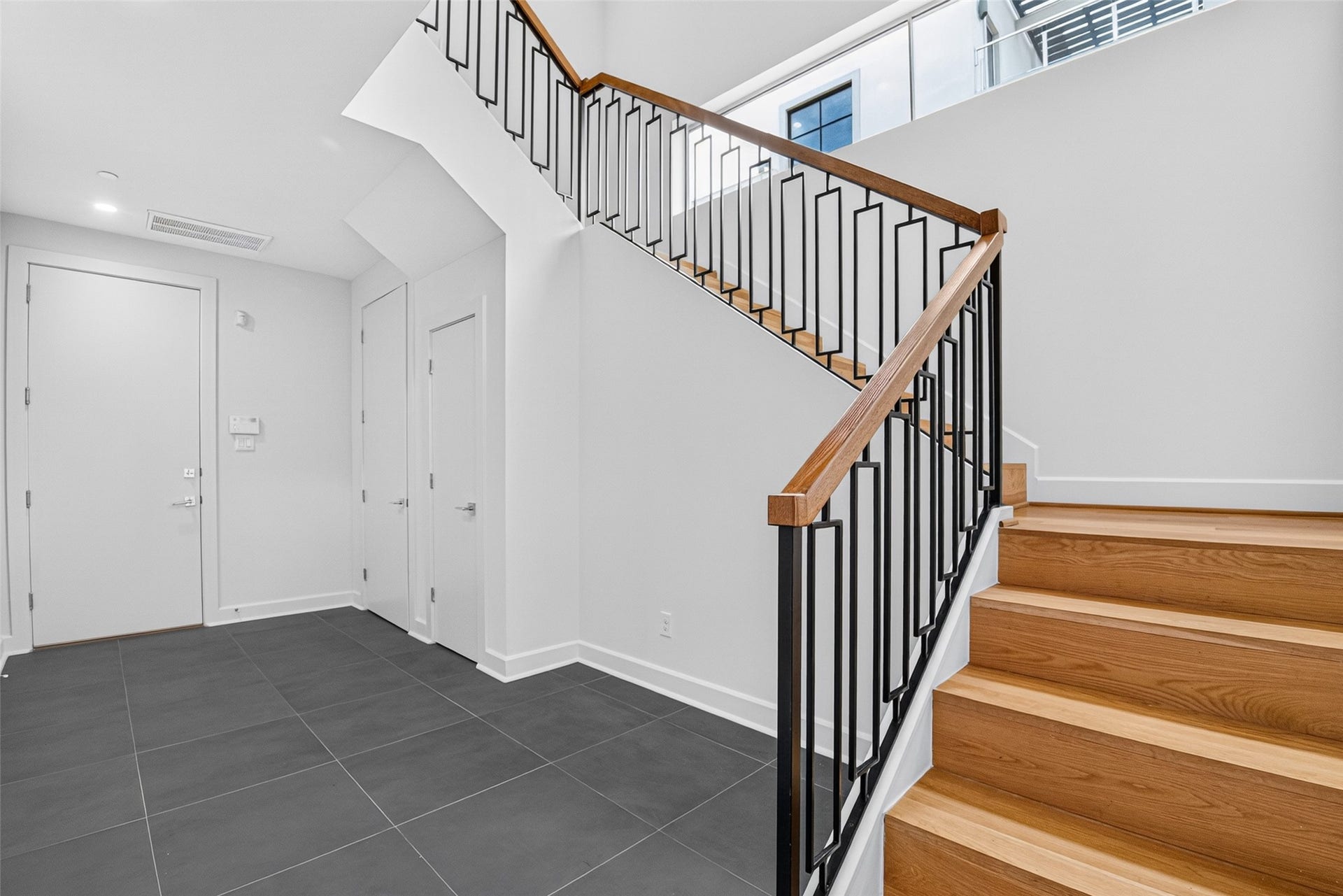 4717 Jackson Street, #A, Houston, TX 77004 Modern Railing