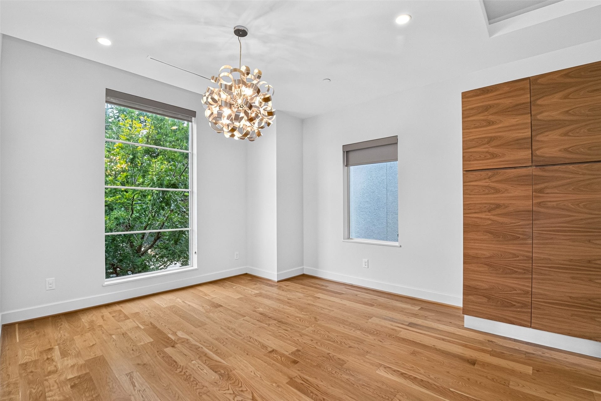 4717 Jackson Street, #A, Houston, TX 77004 Dinning Area with Modern Lighting