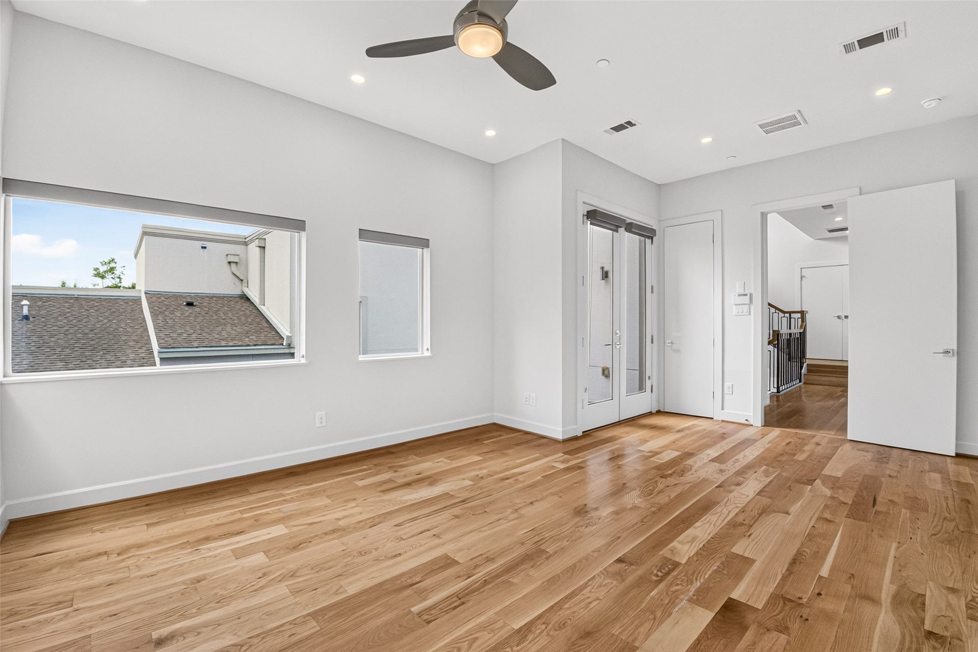4717 Jackson Street, #A, Houston, TX 77004 BIG SIZE Primary Bedroom with two closet