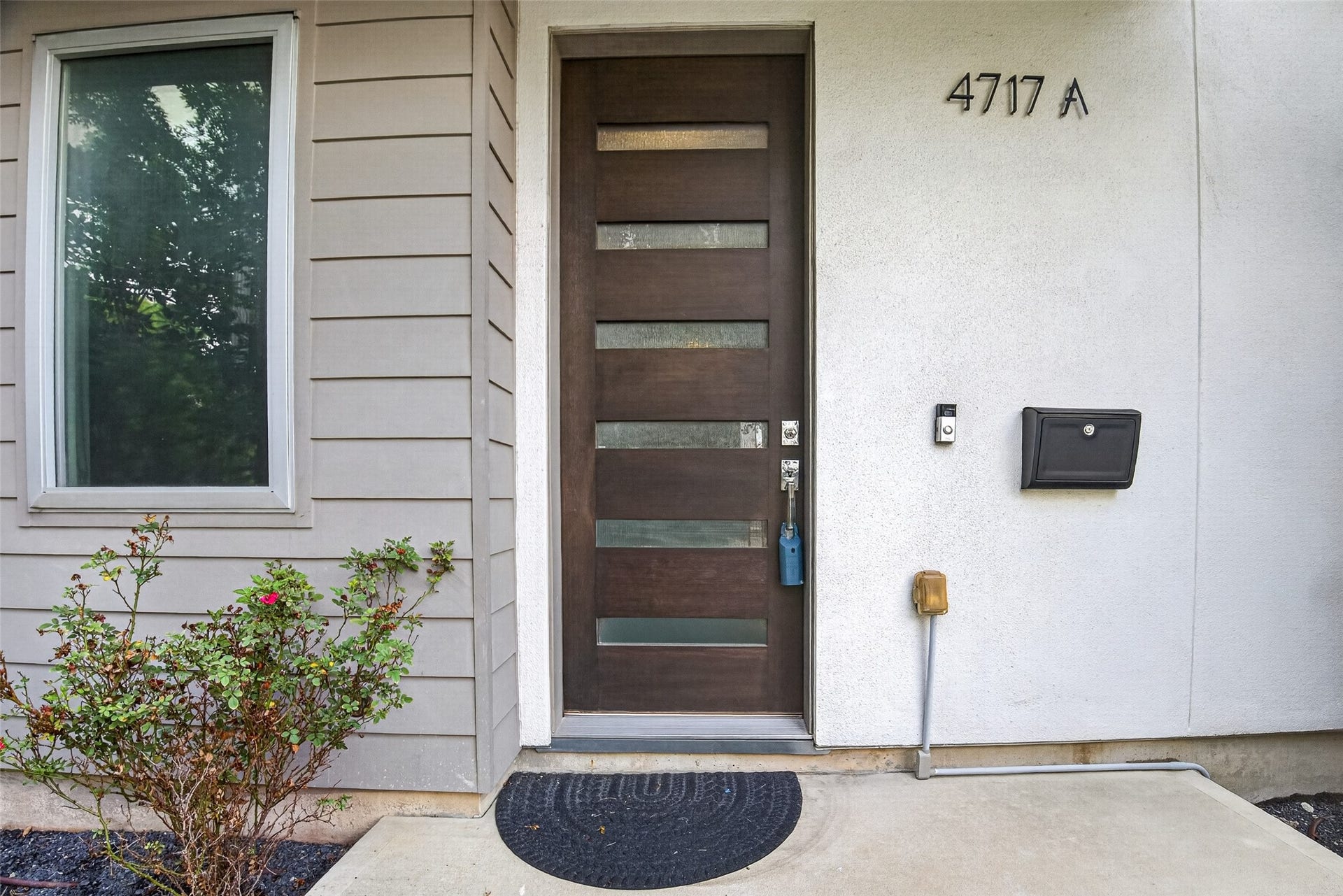 4717 Jackson Street, #A, Houston, TX 77004 Beautiful Glass and wood door