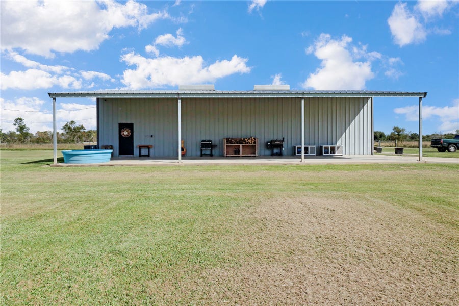 Property photo for 2923 County Road 209, Danbury, TX